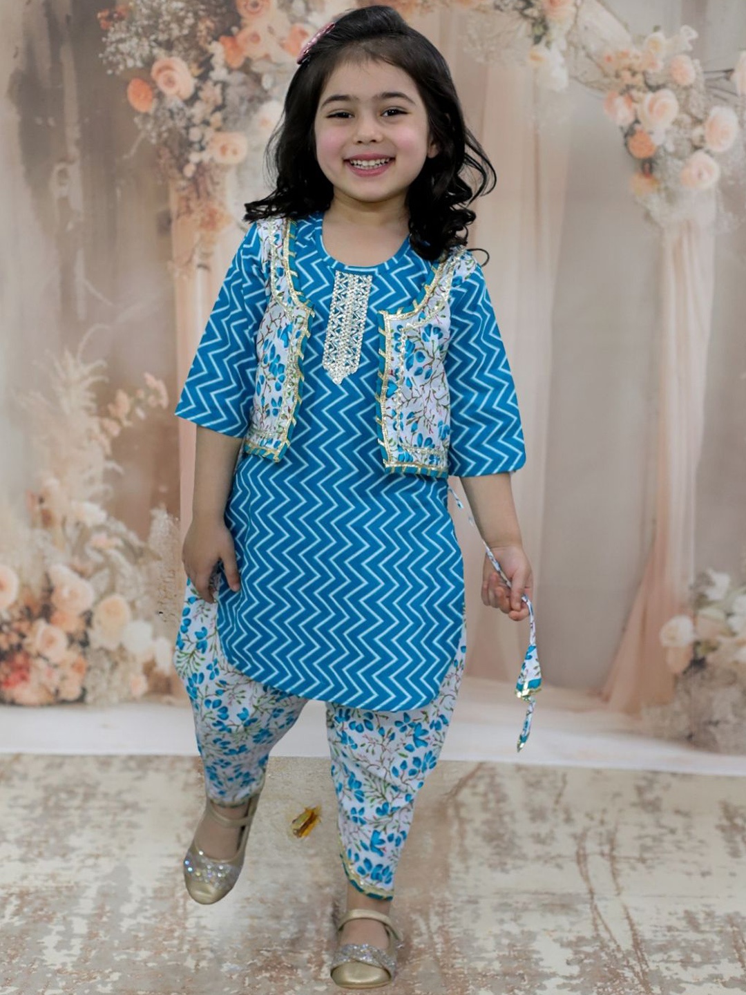 

JUNITOS Girls Geometric Printed Pure Cotton Straight Kurta with Dhoti Pant, Blue