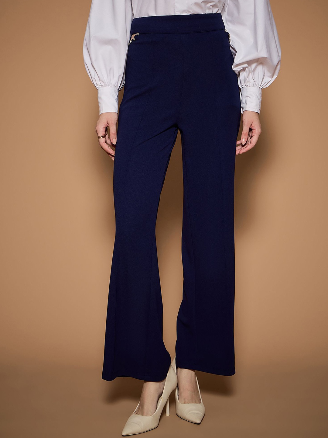 

URBANGRACE BY KASSUALLY Women Relaxed Mid-Rise Easy Wash Trousers, Navy blue