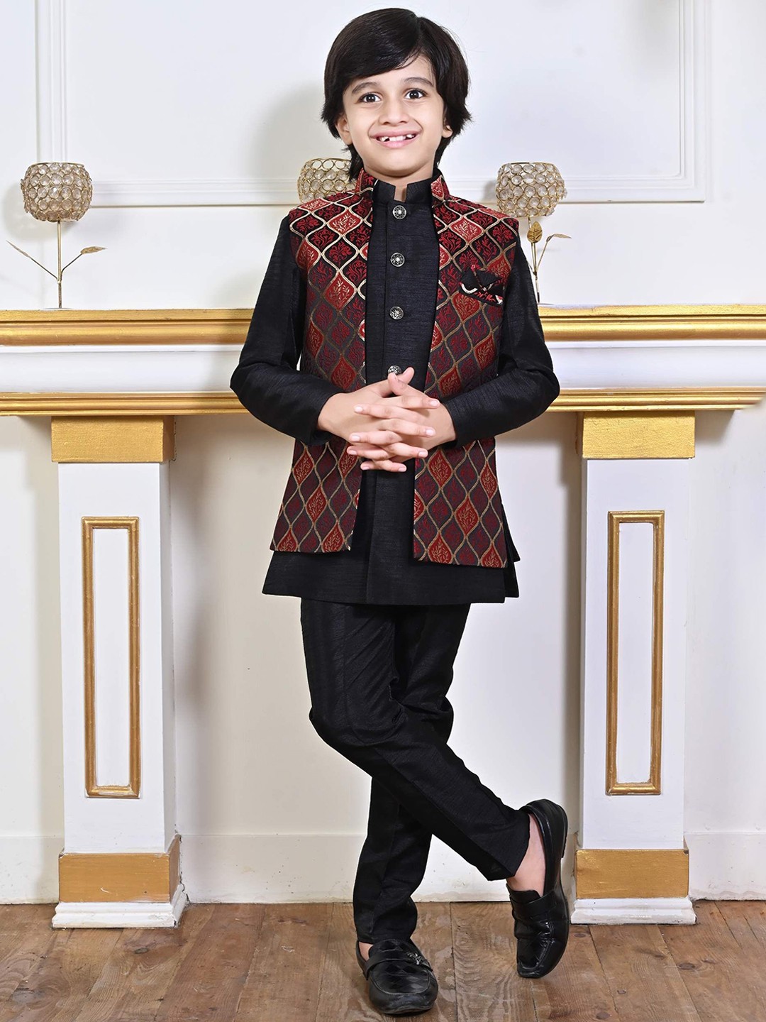 

ahhaaaa Embroidered Sherwani Set, Red