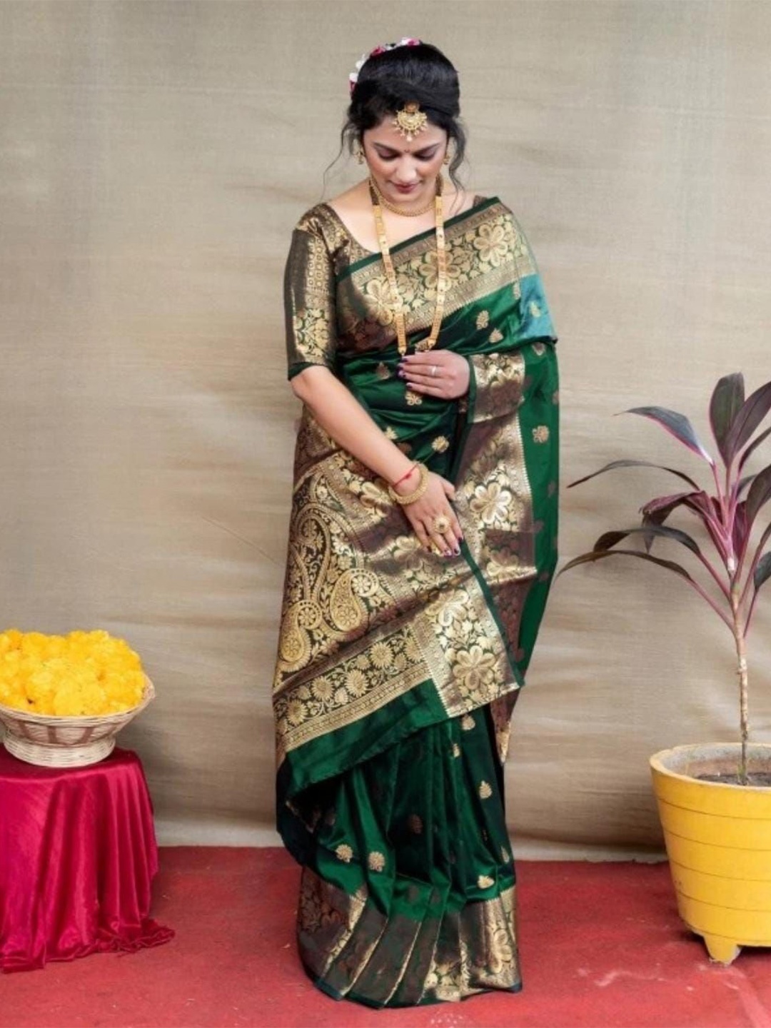 

LADY SHOPI Woven Design Zari Pure Silk Saree, Green