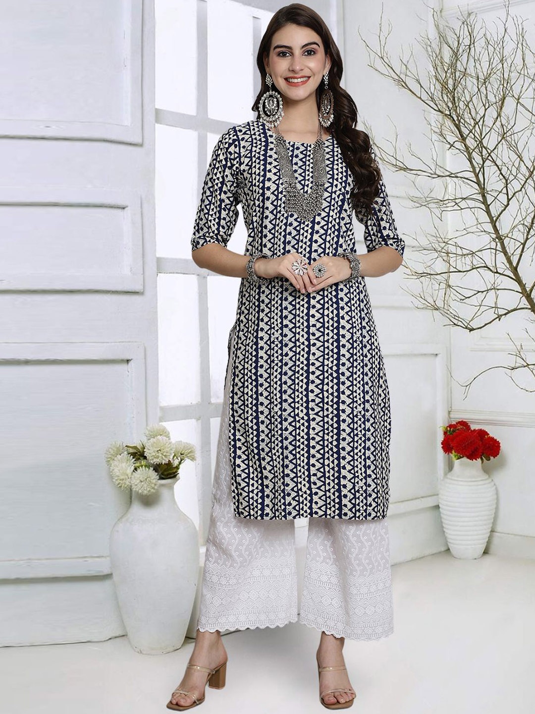 

7Threads Ethnic Motifs Printed Round Neck Crepe Straight Kurta, Navy blue