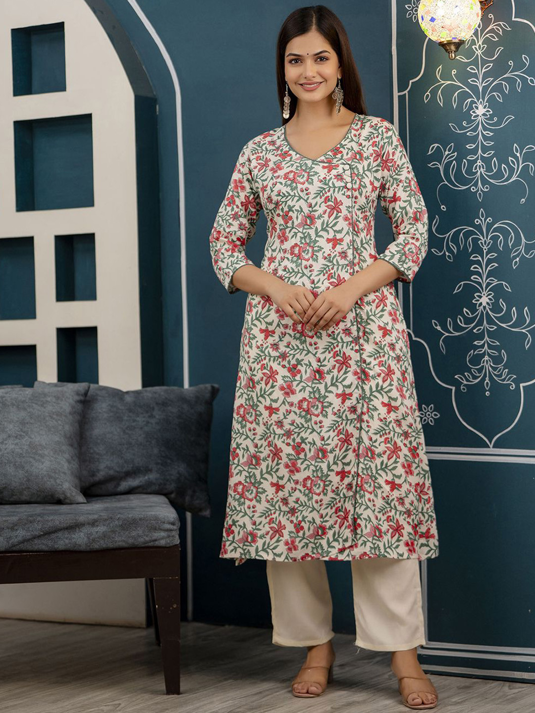

Veshviti Floral Printed V Neck A Line Kurta with Trousers, Red