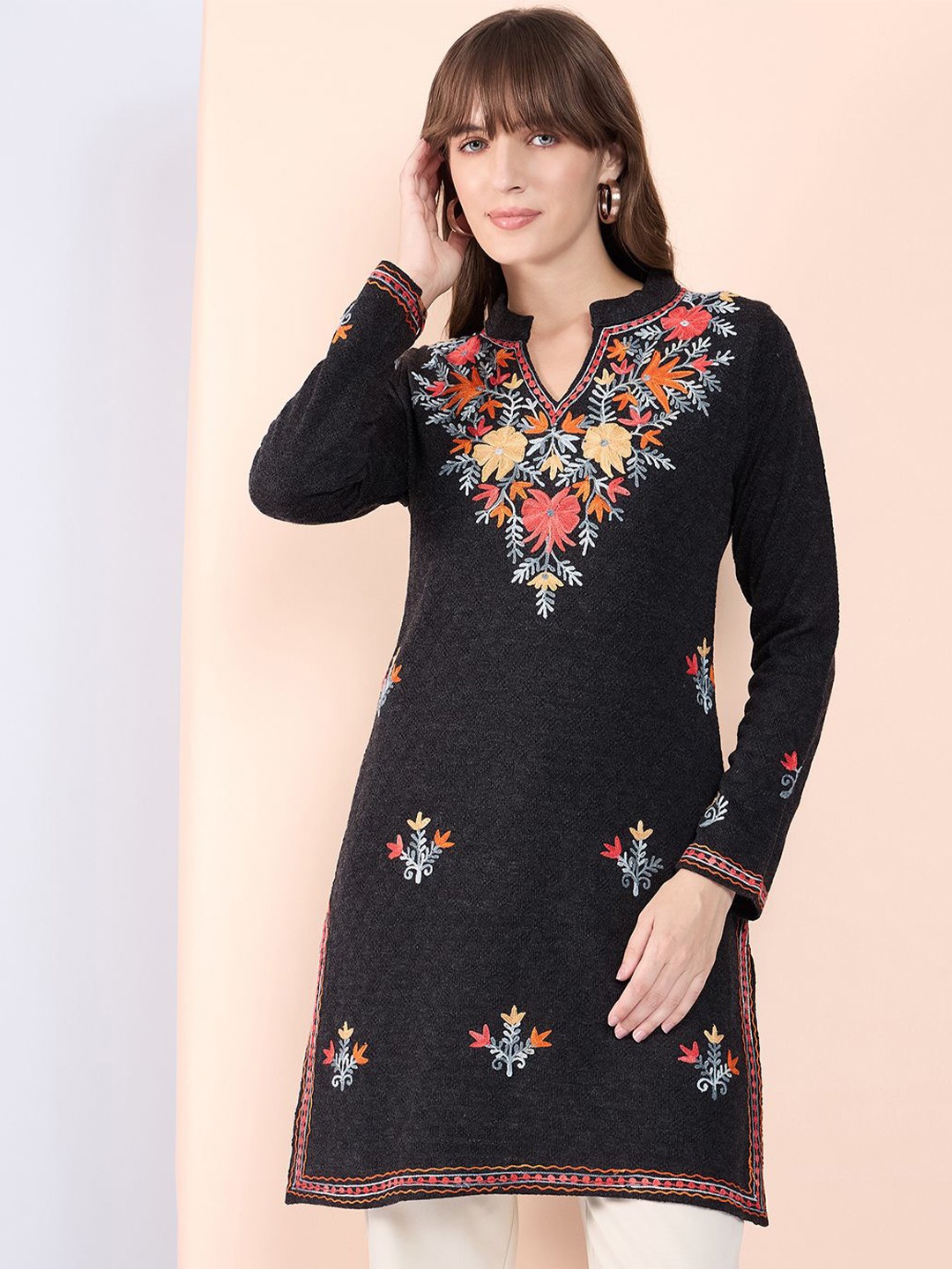 

CLAPTON Embroidered Pakistani Style Kurti, Charcoal