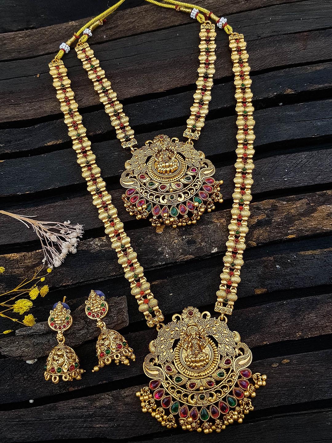 

GRIIHAM Gold-Plated Stone-Studded & Beaded Jewellery Set