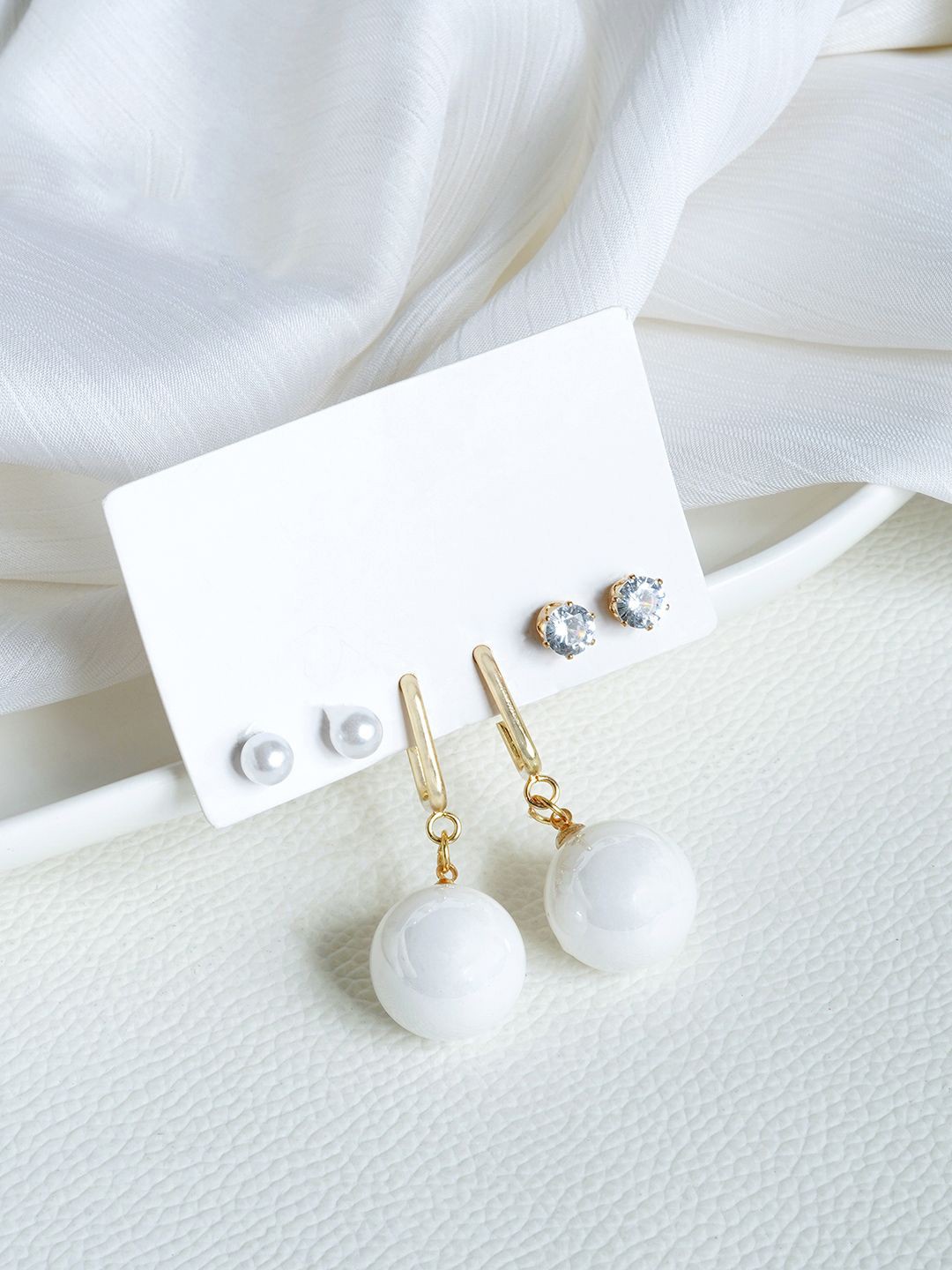 

JOKER & WITCH Yuna Set Of 3 Contemporary Studs And Hoop Earrings, White