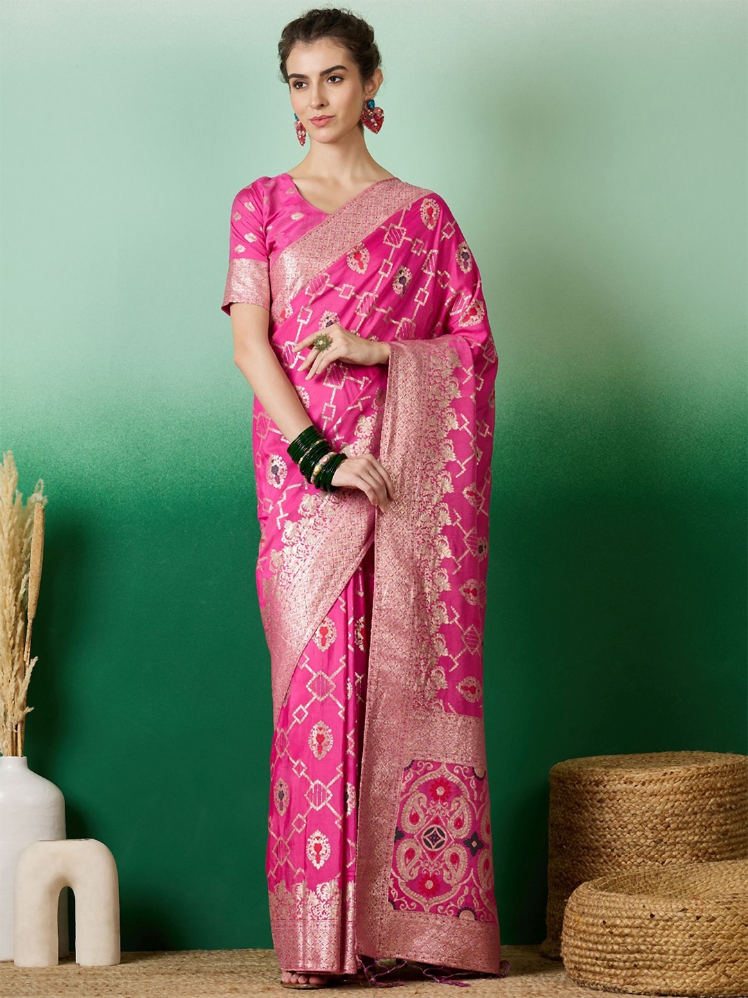 

SHADOW & SAINING Woven Design Zari Banarasi Saree, Pink