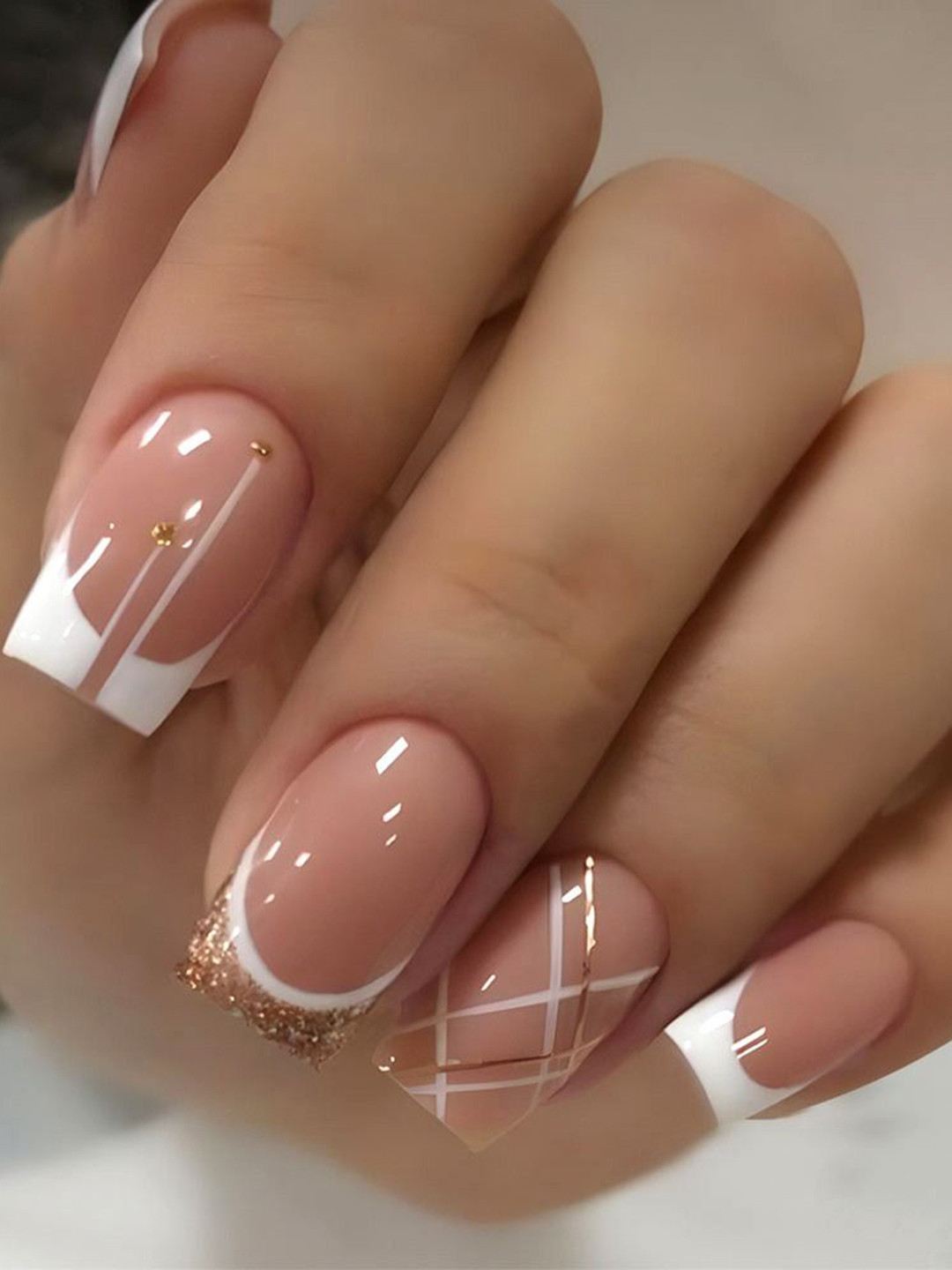

The Pink Truck Set Of 24 Reusable Artificial Nails - French Style With Gold Line