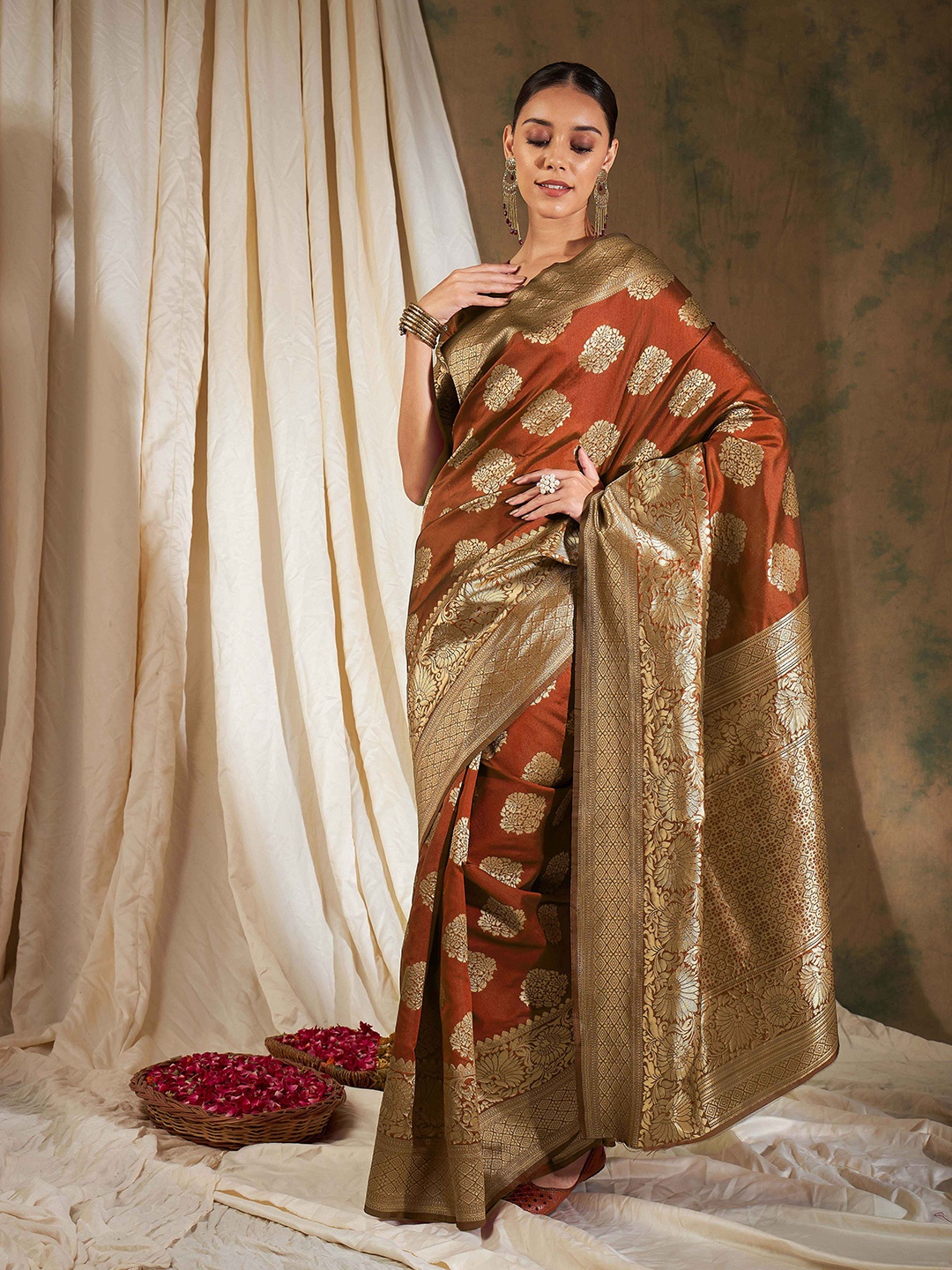 

SHADOW & SAINING Woven Design Zari Banarasi Saree, Orange