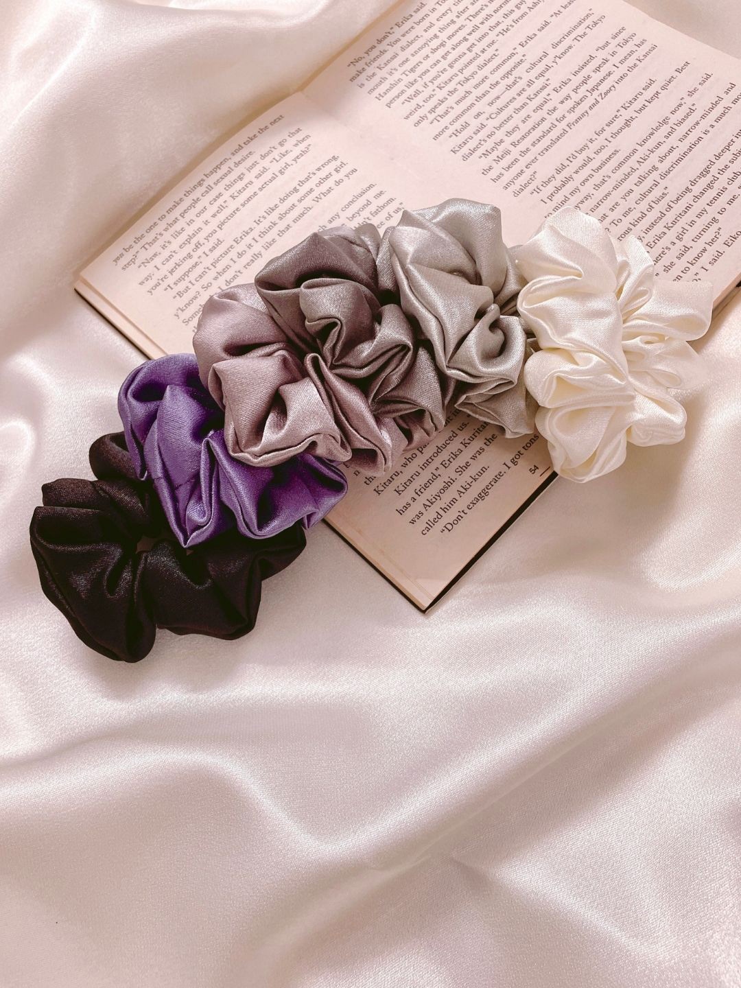 

Mueras Set Of 6 Satin Silk Scrunchies, White