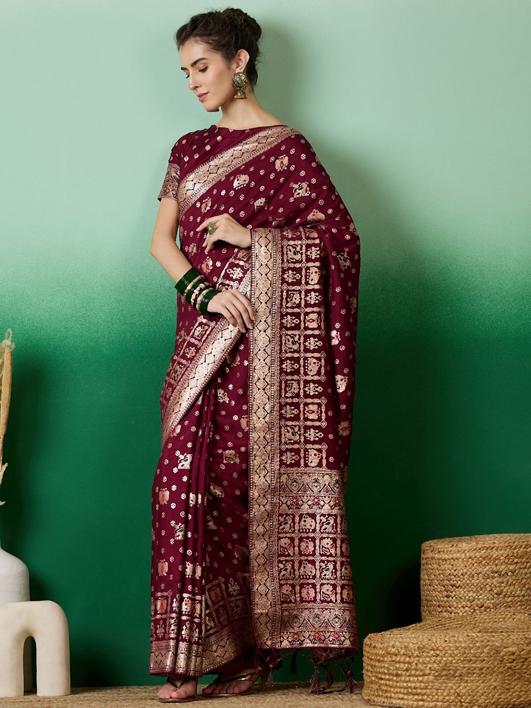 

SHADOW & SAINING Woven Design Zari Banarasi Saree, Burgundy