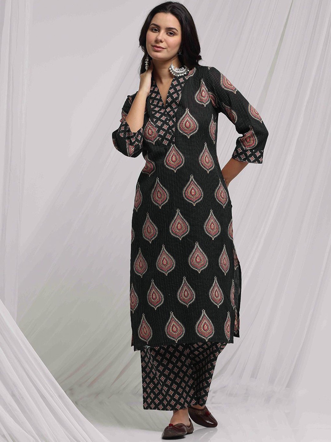 

Anouk Black Ethnic Motifs Printed Pure Cotton Straight Kurta With Trouser
