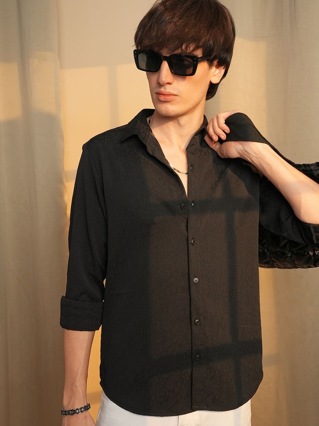 

Campus Sutra Men Comfort Spread Collar Solid Casual Shirt, Black