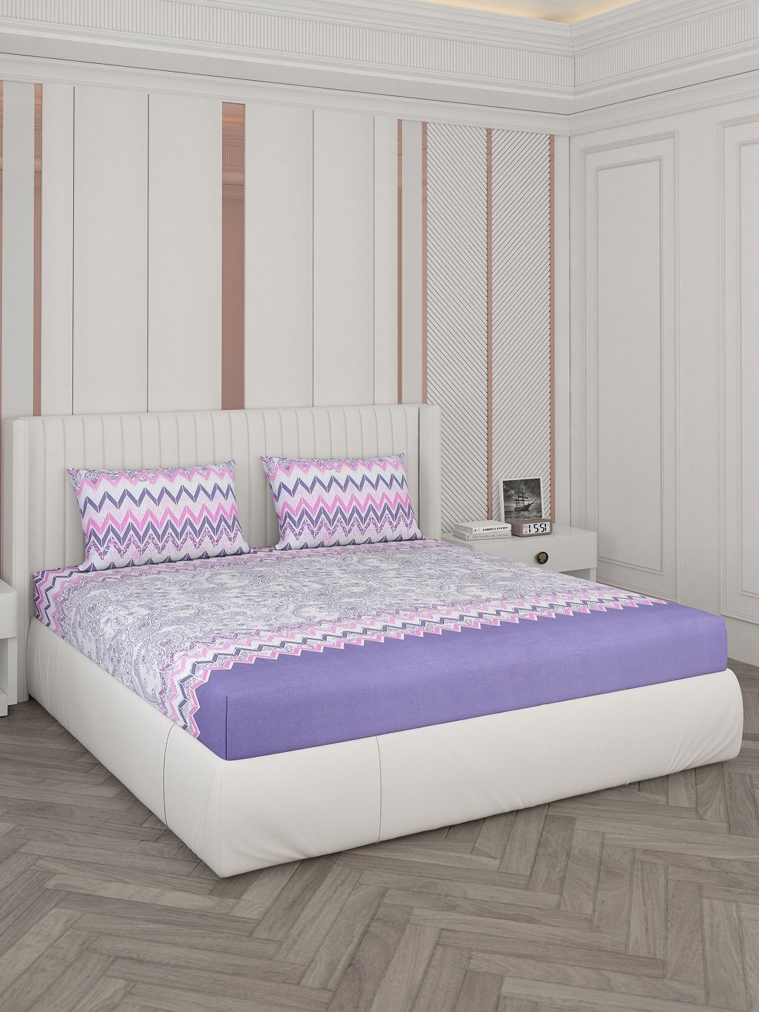 

Monte Carlo White & Purple Floral 104 TC Cotton King Bedsheet with 2 Pillow Covers