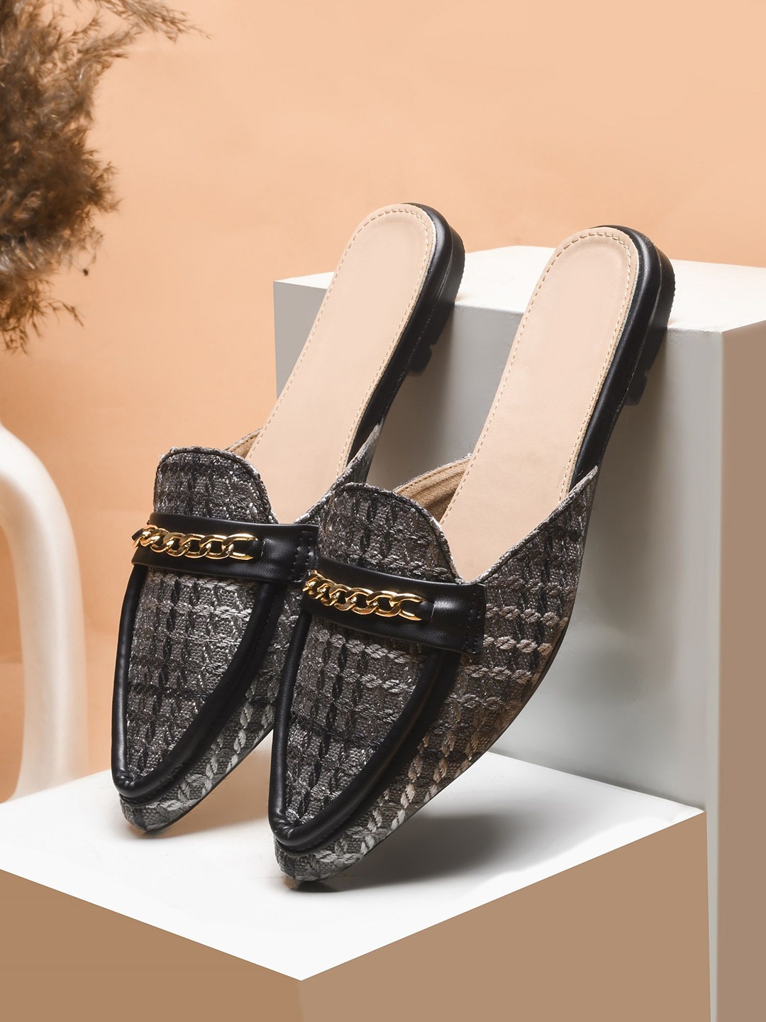 

Try Me Women Woven Design Ethnic Mules Flats, Black