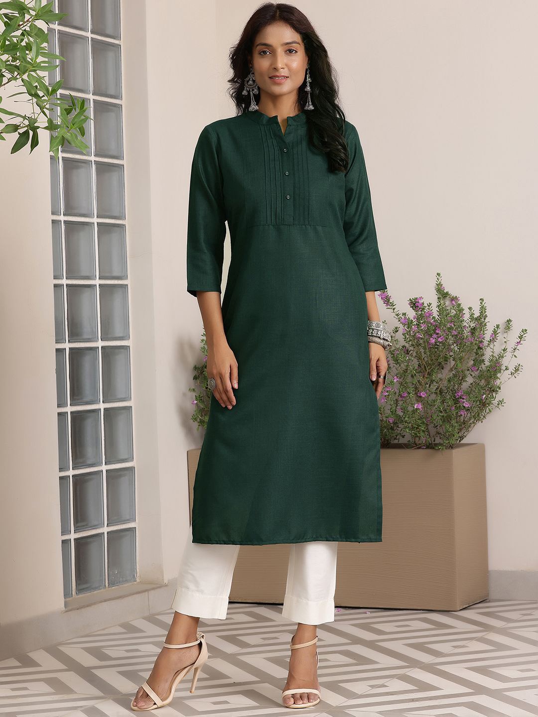 

Libas Mandarin Collar Straight Kurta, Green