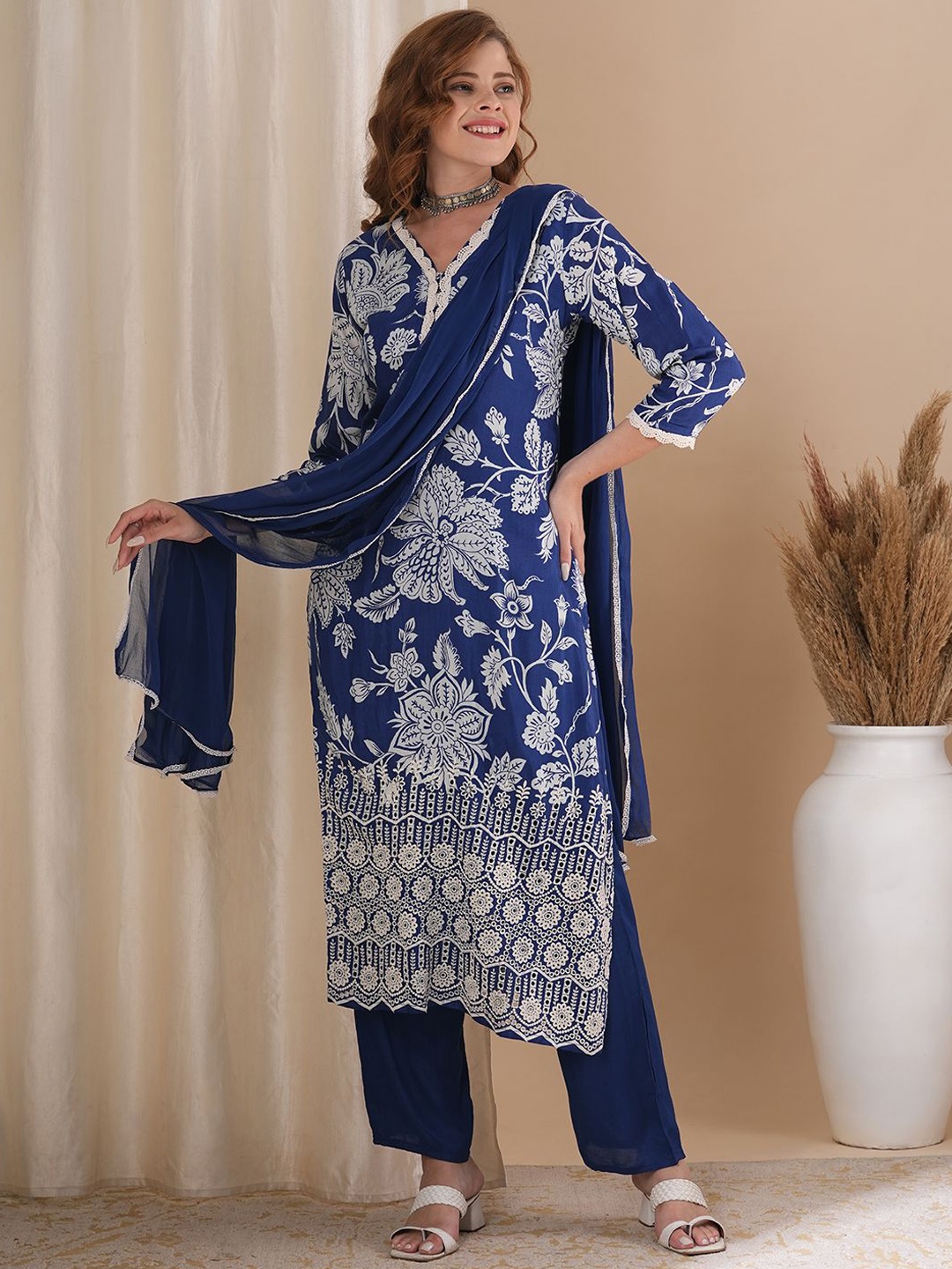 

FASHOR Ethnic Motifs Printed Straight Kurta With Trousers & Dupatta, Blue