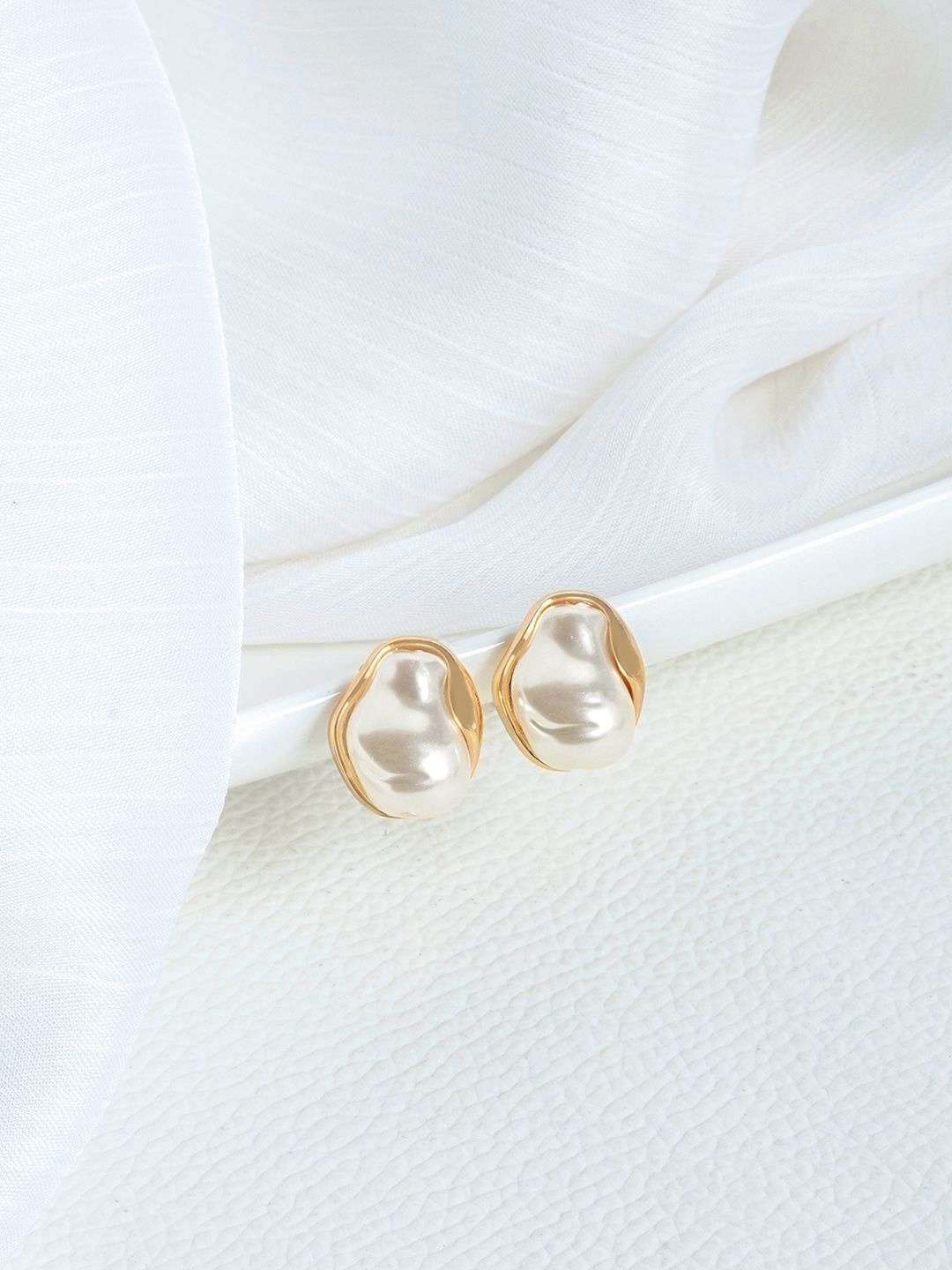 

JOKER & WITCH Aiko Contemporary Stone-Studded Studs, White
