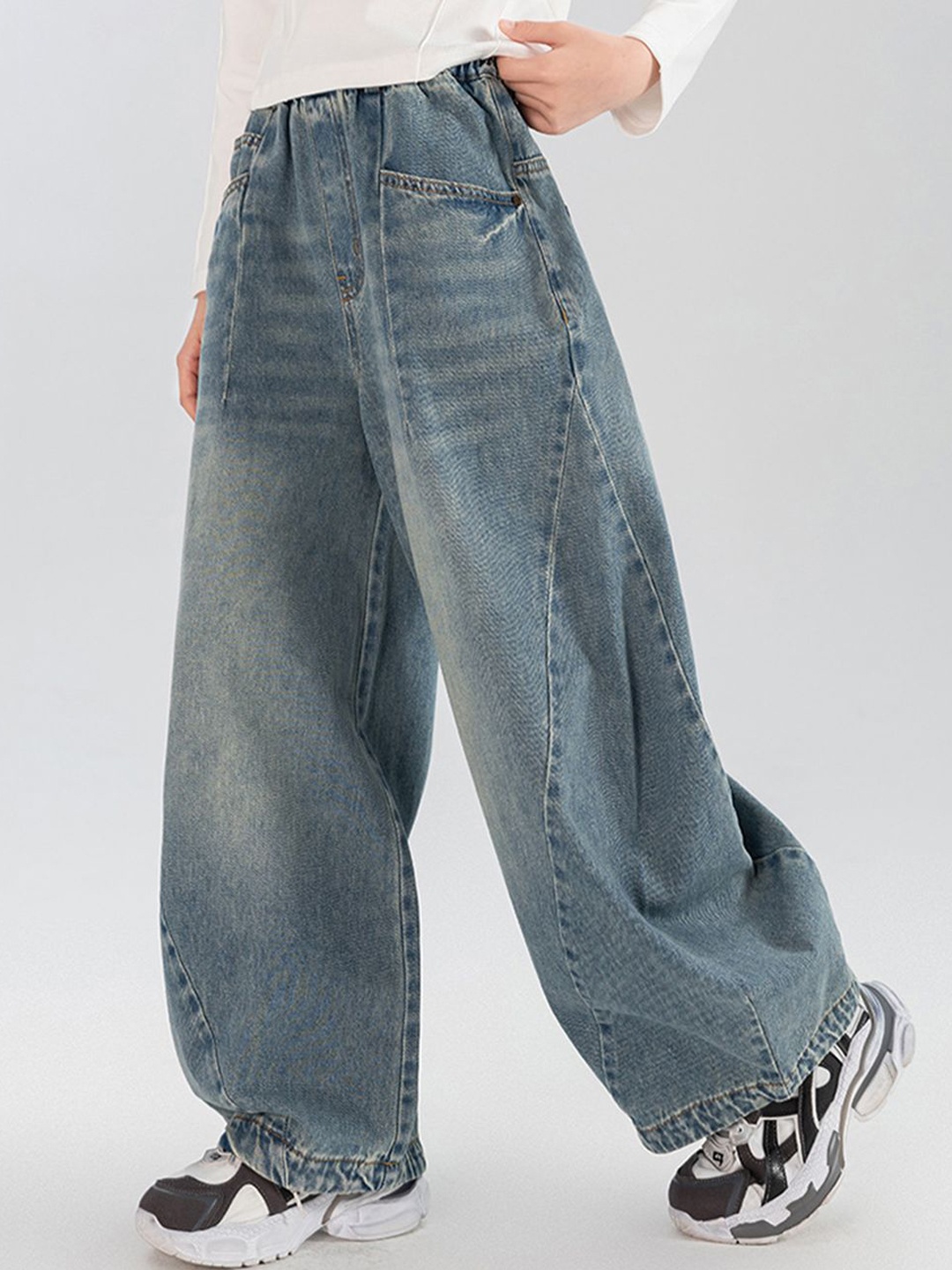 

INCLUD Girls Straight Fit Highly Distressed Heavy Fade Jeans, Blue