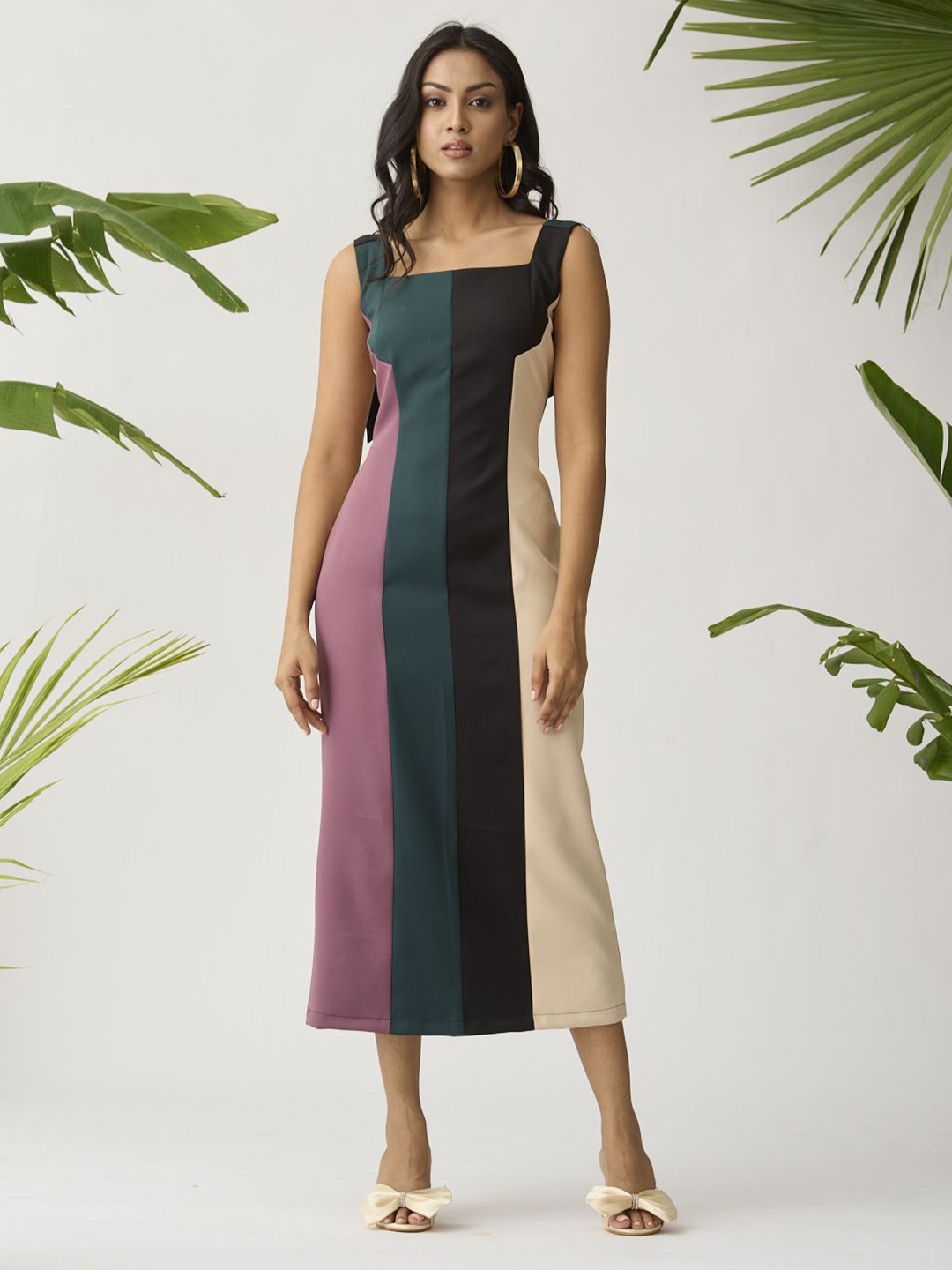 

Risate Colourblocked Square Neck Sleeveless Sheath Midi Dress, Green