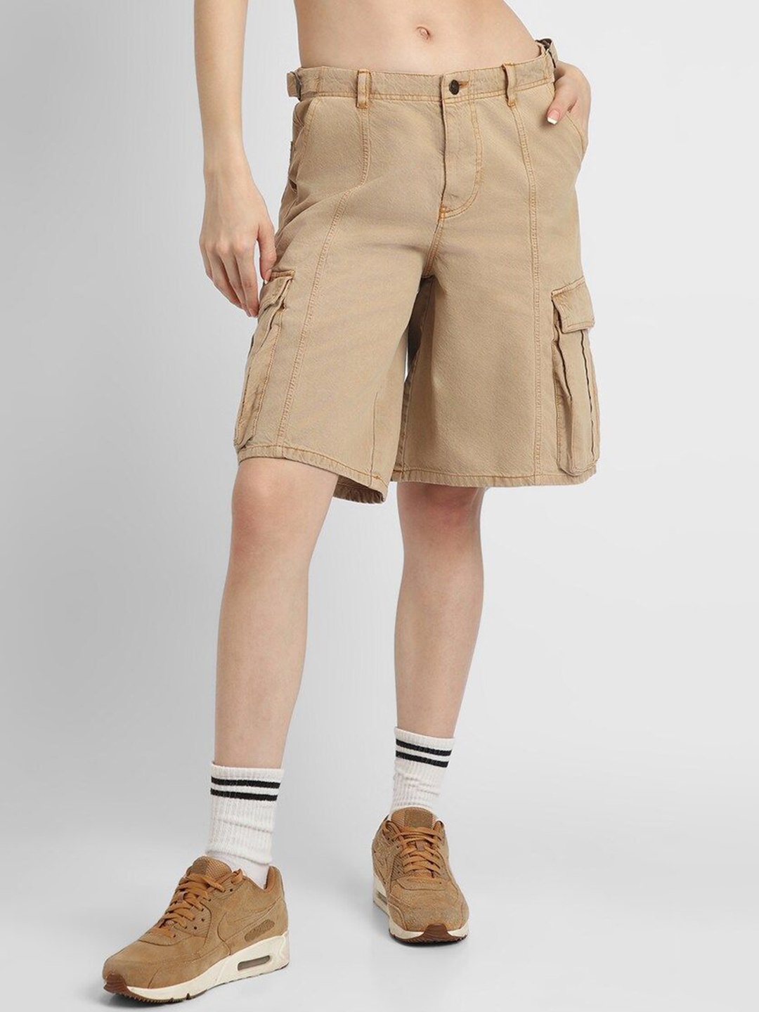 

FOREVER 21 Solid Women Cargo Shorts, Khaki