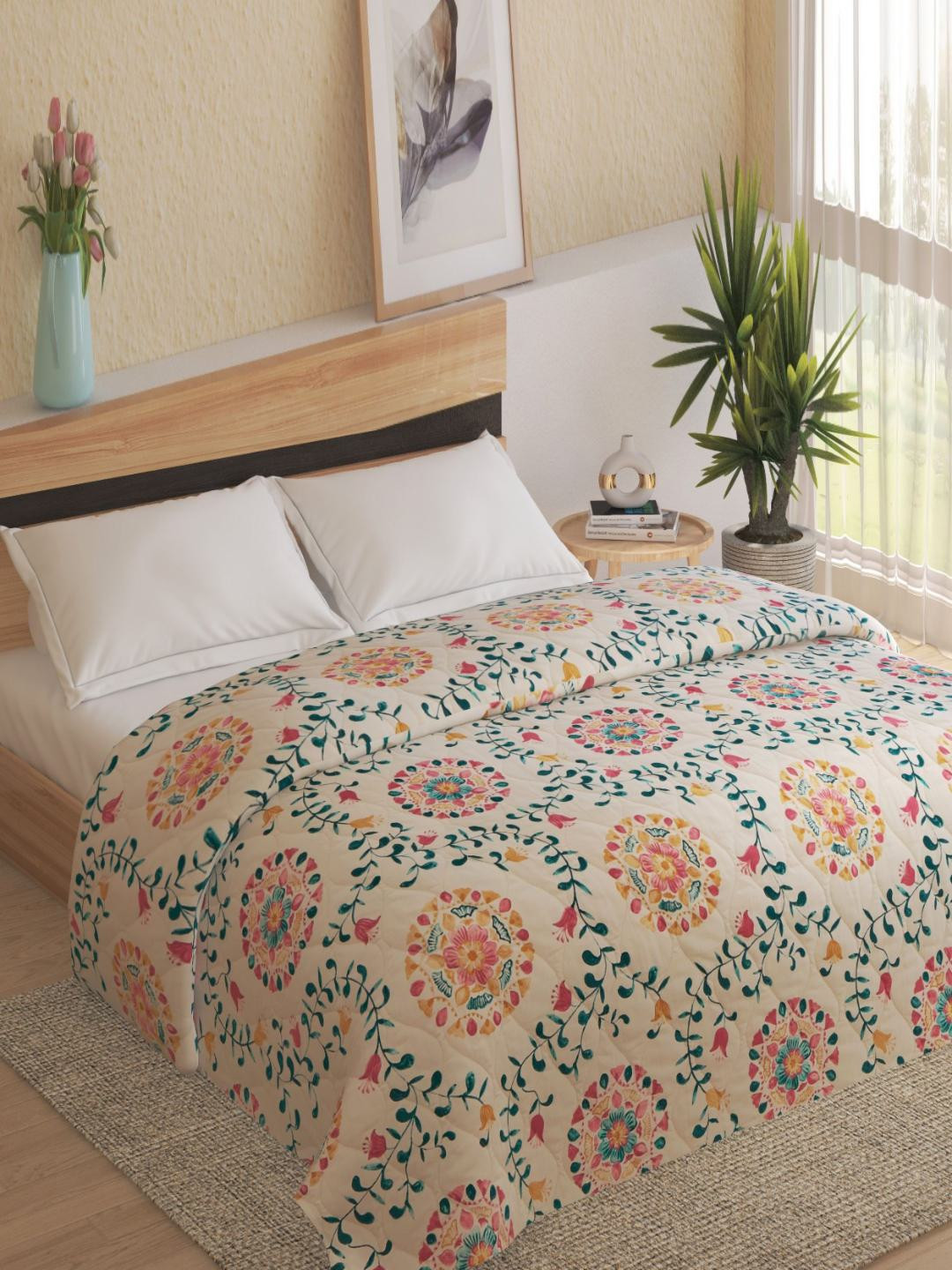 

Home Centre Off White & Blue Ethnic Motifs 120 GSM Double Bed Quilt