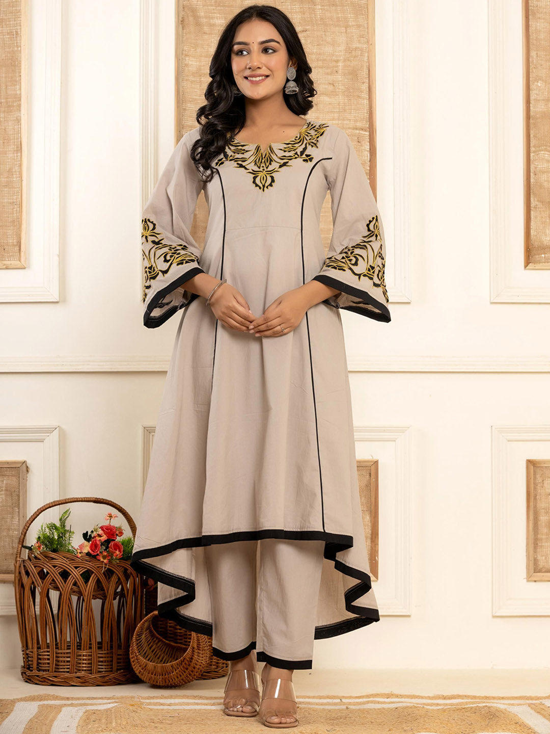 

Ragavi Floral Yoke Design Panelled Zari Pure Cotton Kurta With Trousers & Dupatta, Grey