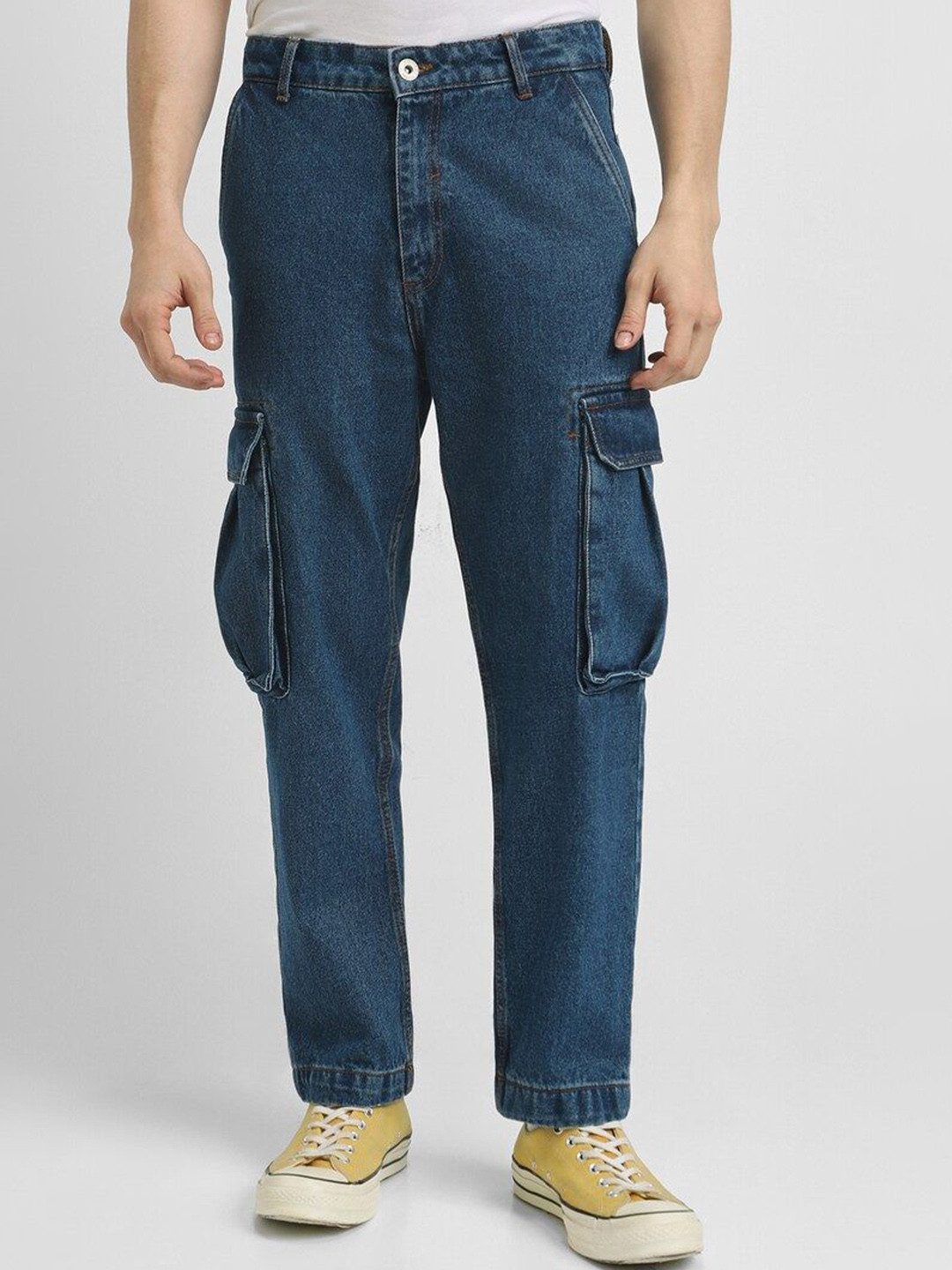 

FOREVER 21 Men Straight Fit Low Distress Cargo Styles Jeans, Navy blue