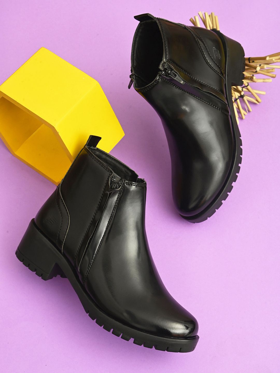 

The Roadster Lifestyle Co Women Block Heeled Regular Boots, Black