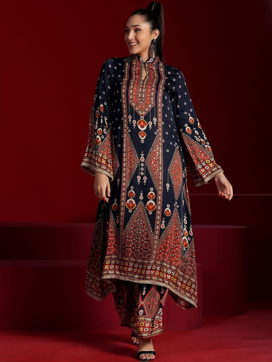 

Libas Art Ethnic Motif Printed Kurta With Palazzo, Navy blue