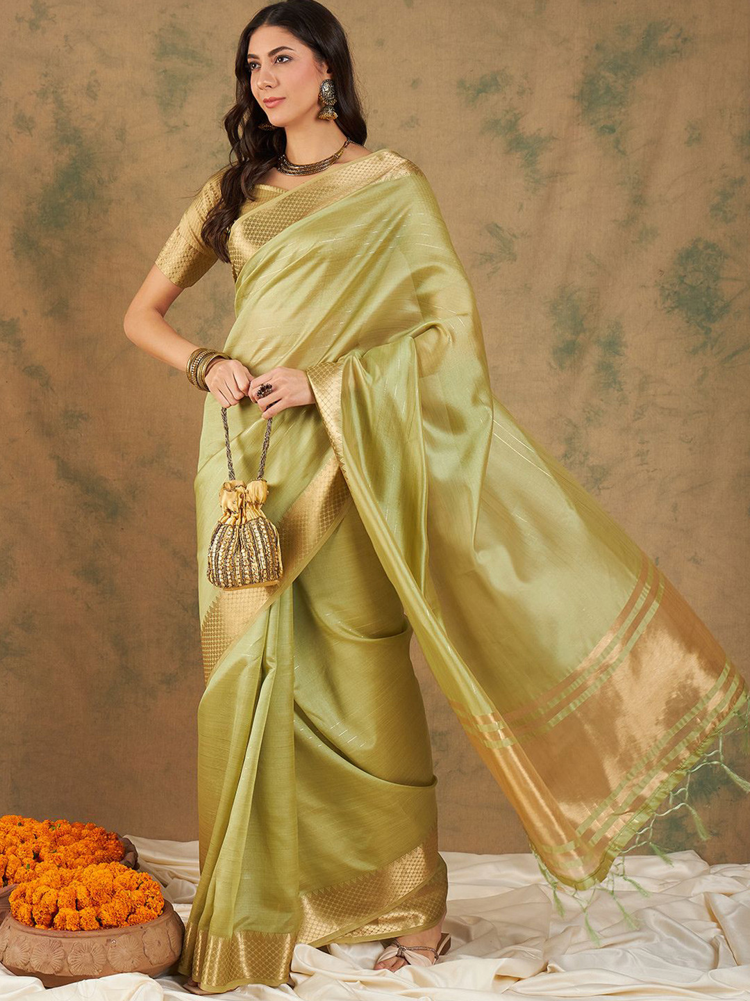 

SHADOW & SAINING Woven Design Zari Organza Banarasi Saree, Green