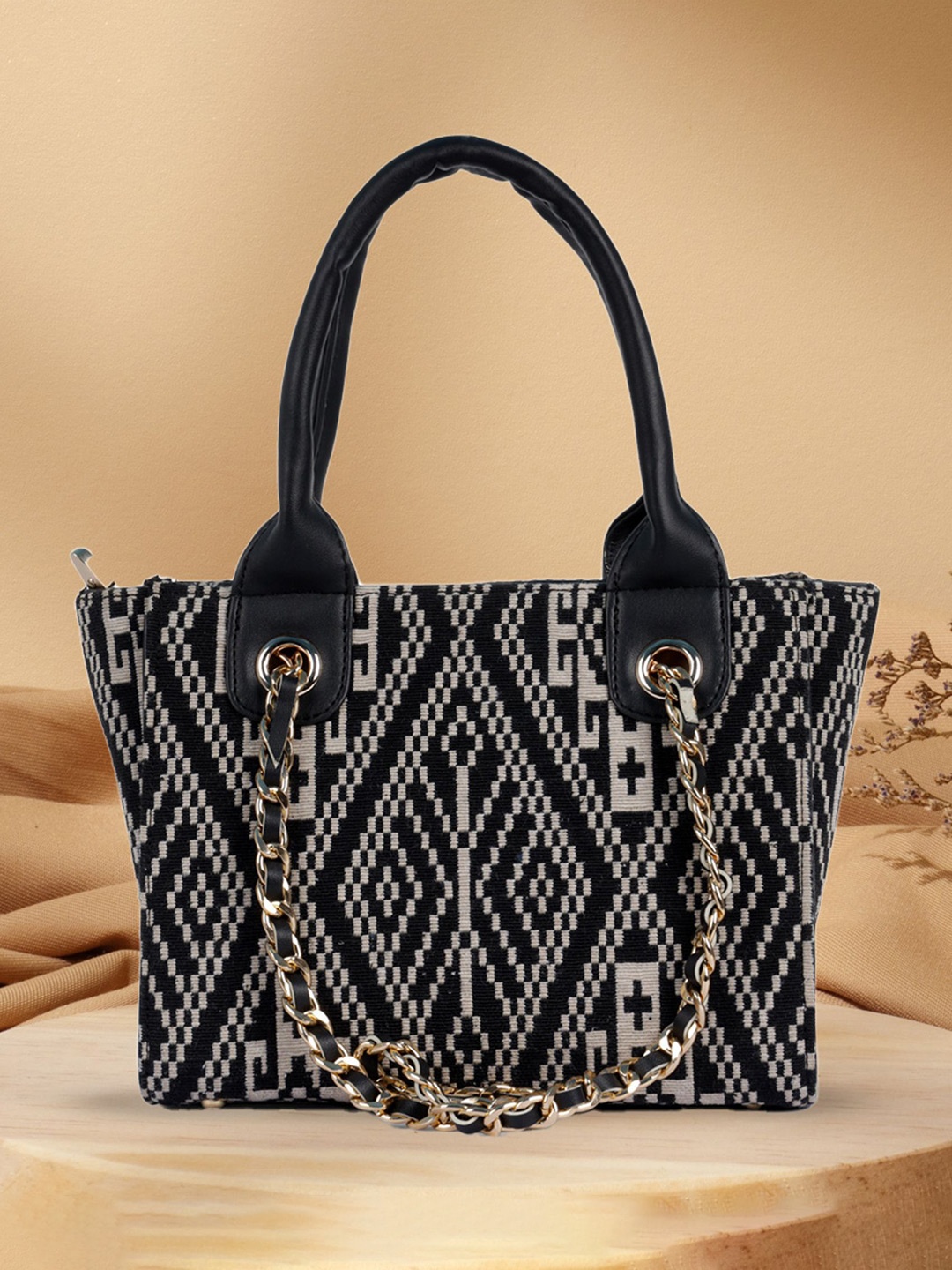 

MINI WESST Women Ethnic Motifs Swagger Handheld Bag, Black
