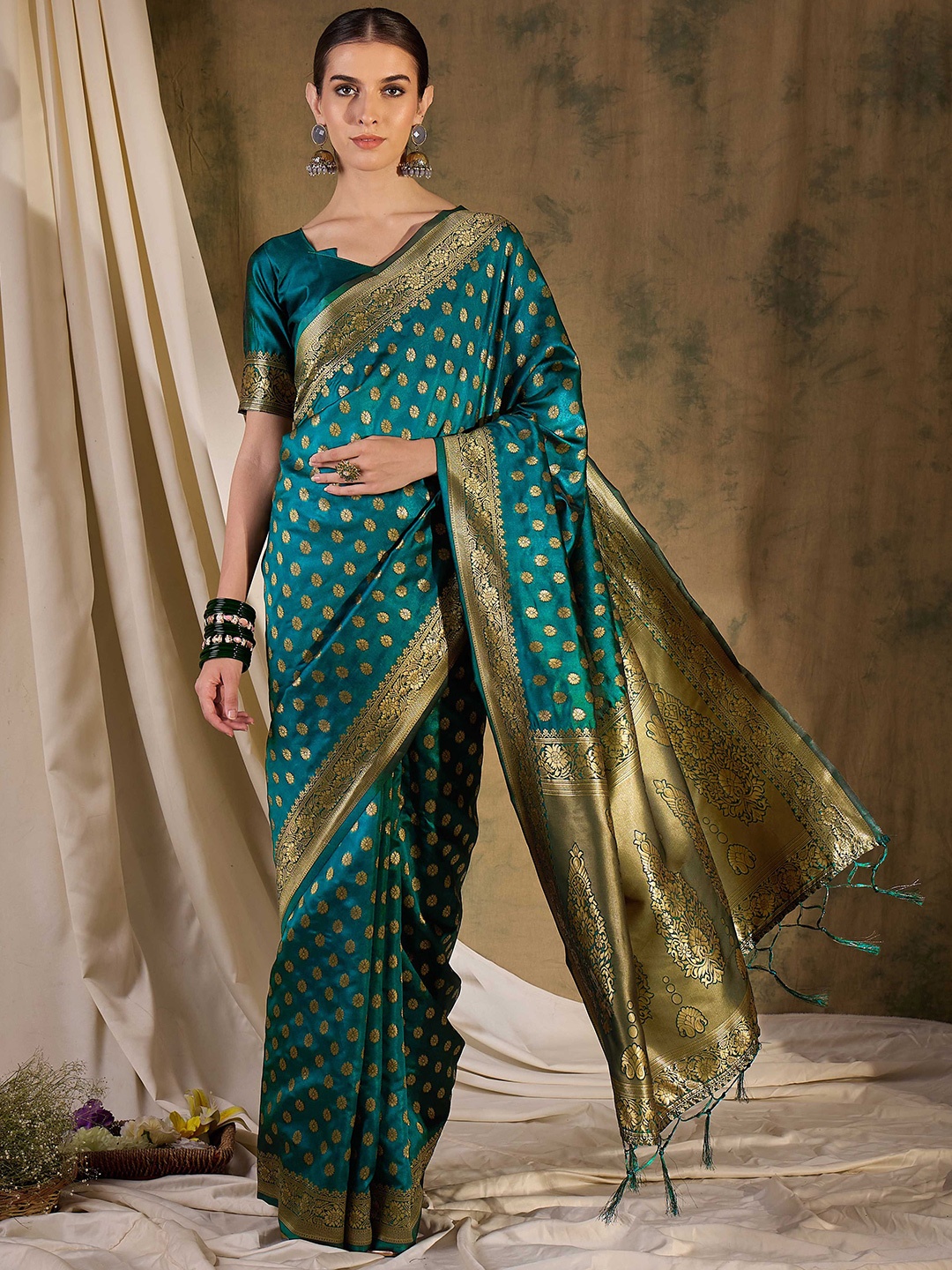 

SHADOW & SAINING Woven Design Kanjeevaram Saree, Teal