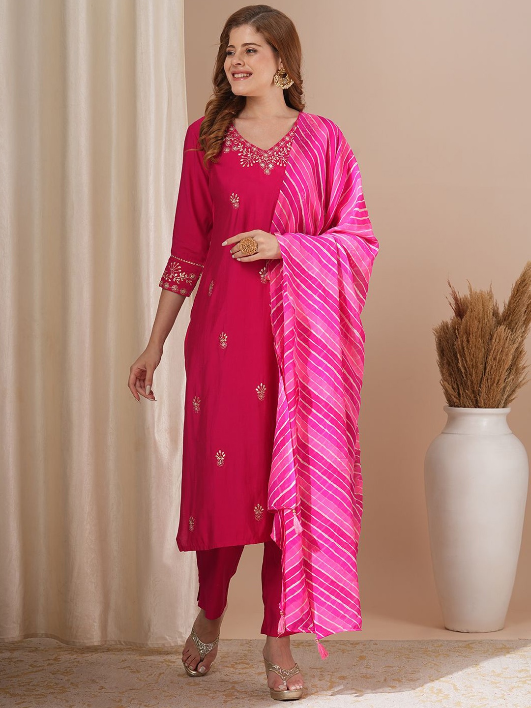 

FASHOR Floral Embroidered Zari Straight Kurta With Trousers & Dupatta, Pink