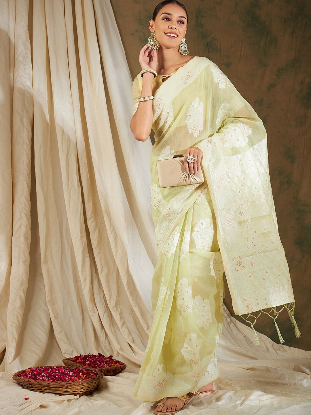 

SHADOW & SAINING Ethnic Motifs Zari Banarasi Saree, Green