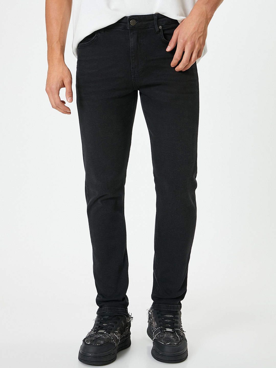 

Koton Men Slim Fit Mid-Rise Jeans, Black
