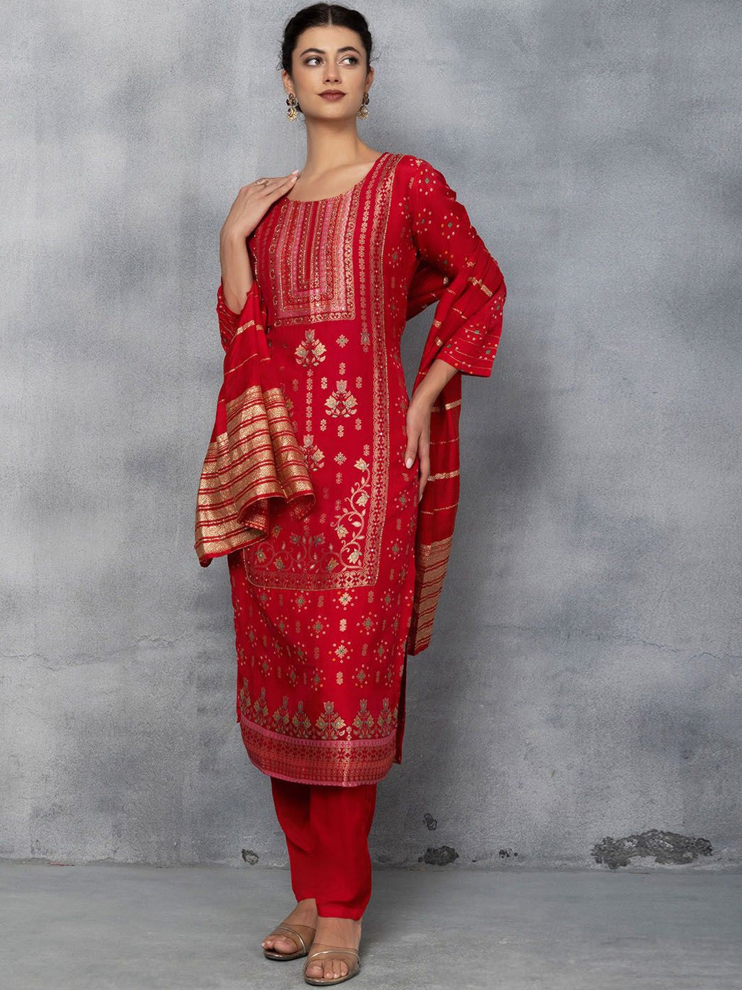 

Rang by Indya Women Floral Printed Regular Kurta with Trousers & With Dupatta, Red