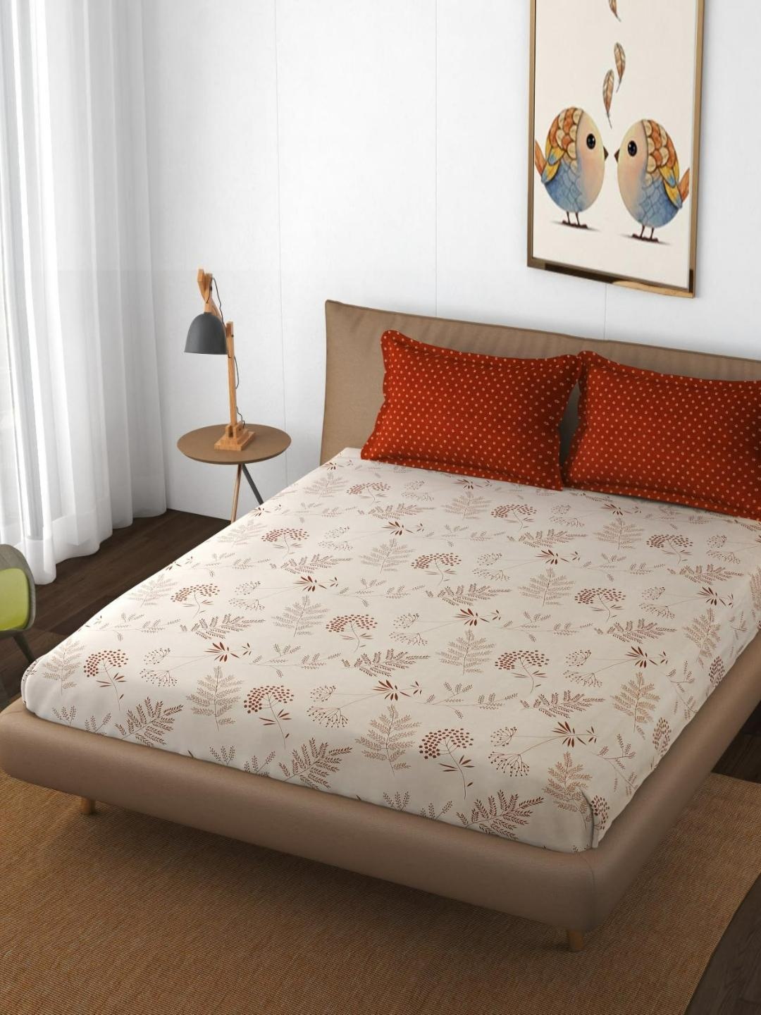 

UrbanArts Rust & White Floral King Bedsheet with 2 Pillow Covers