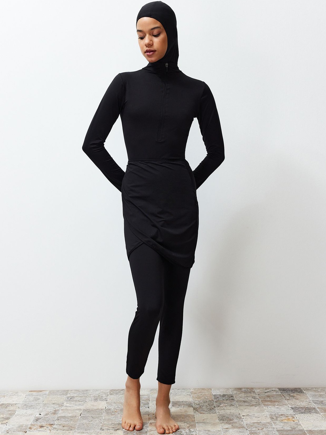 

Trendyol Round Neck Swimwear Set, Black