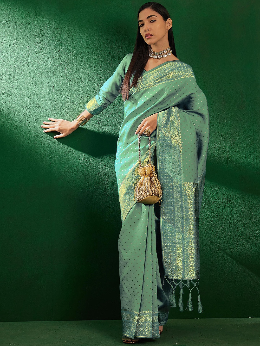 

SHADOW & SAINING Woven Design Zari Banarasi Saree, Green