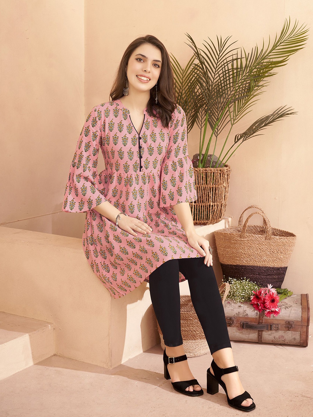 

Anouk Floral Printed V-Neck Liva Short Kurti, Pink