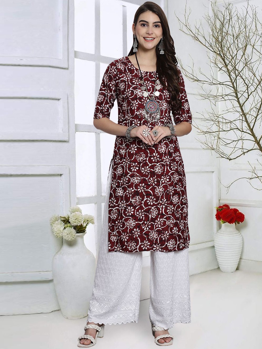 

7Threads Floral Printed Round Neck Straight Kurta, Maroon