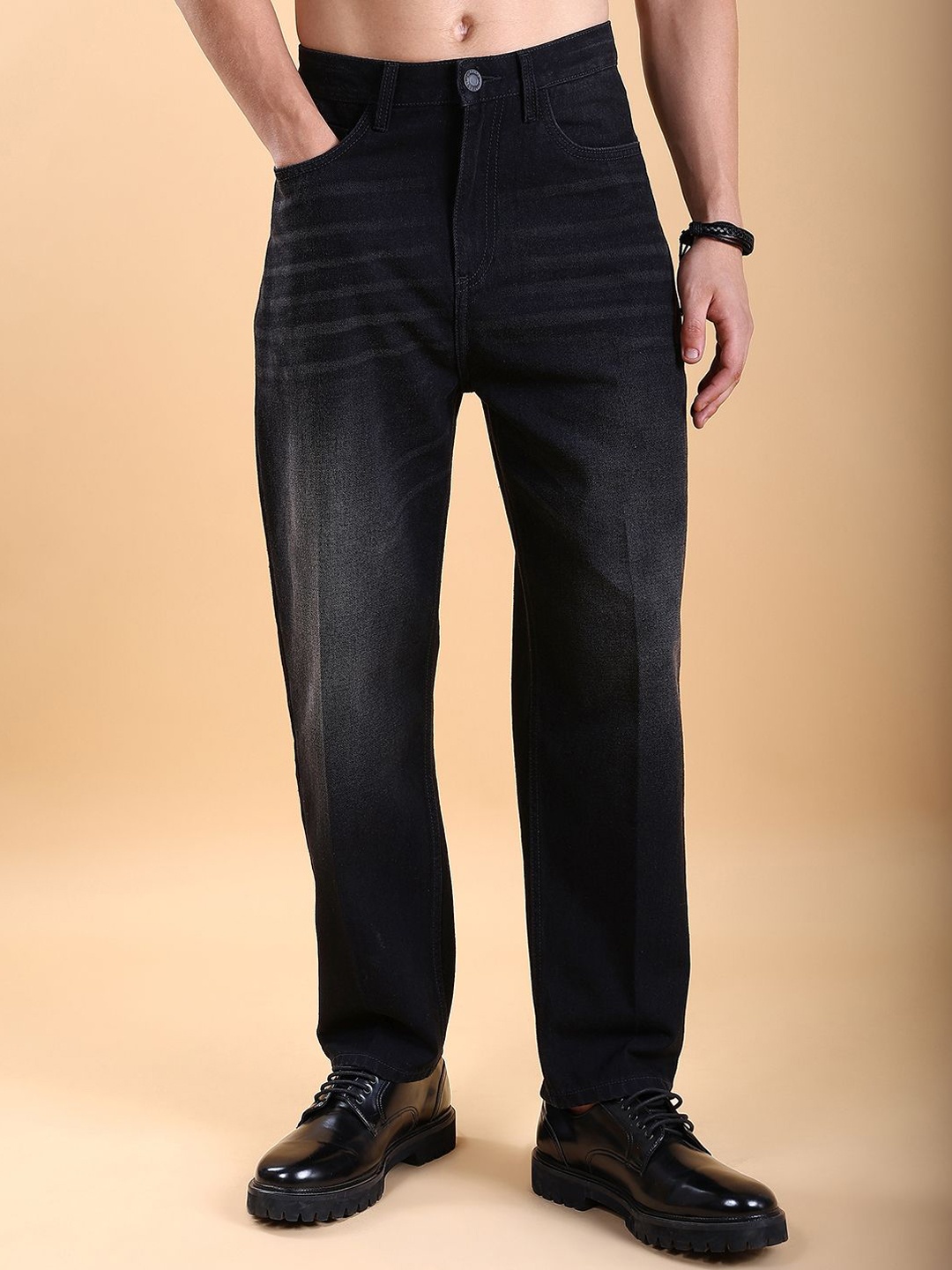 

HIGHLANDER Men Straight Fit Light Fade Jeans, Black