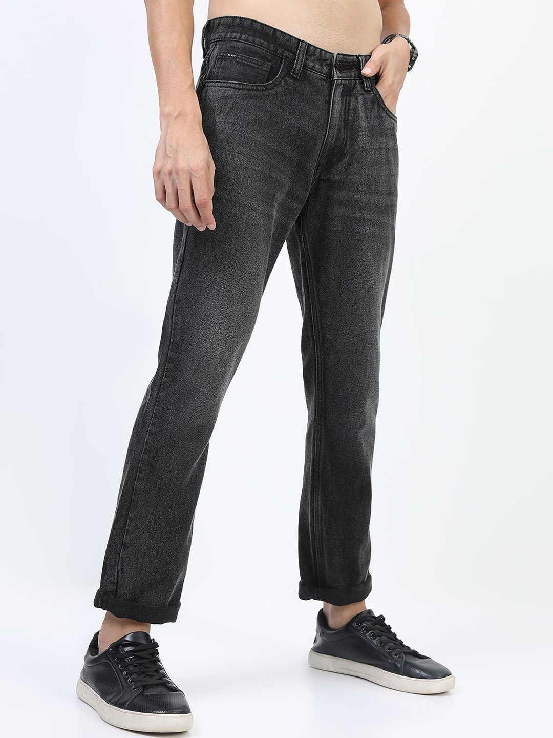 

HIGHLANDER Men Straight Fit Light Fade Jeans, Black