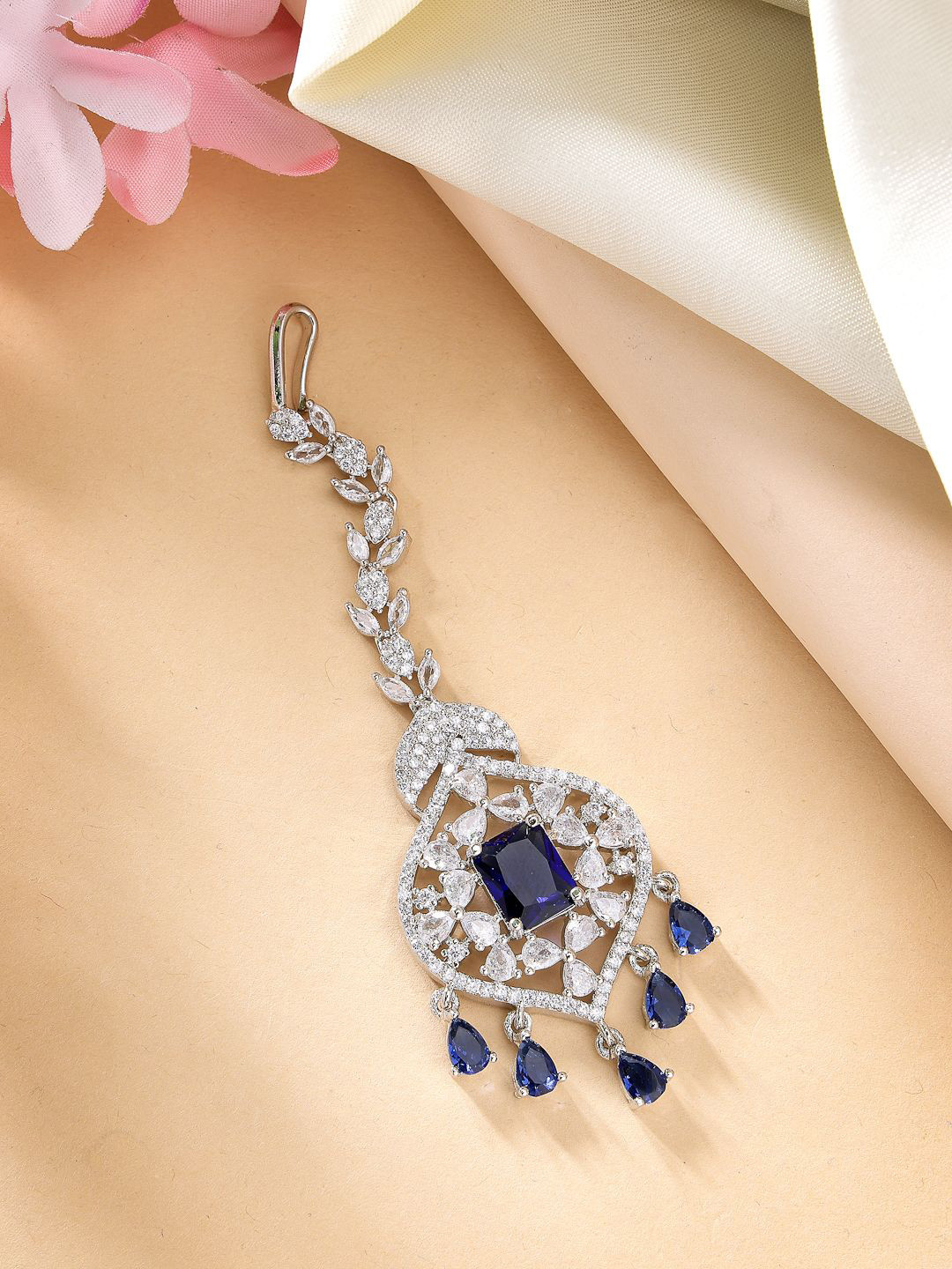 

ZENEME Rhodium-Plated American Diamond Studded Maang Tikka Head Jewellery, Silver