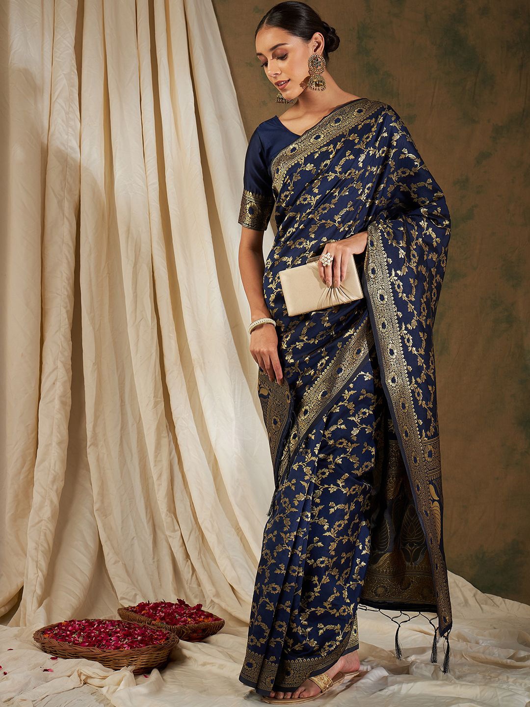 

SHADOW & SAINING Woven Design Zari Silk Blend Banarasi Saree, Navy blue
