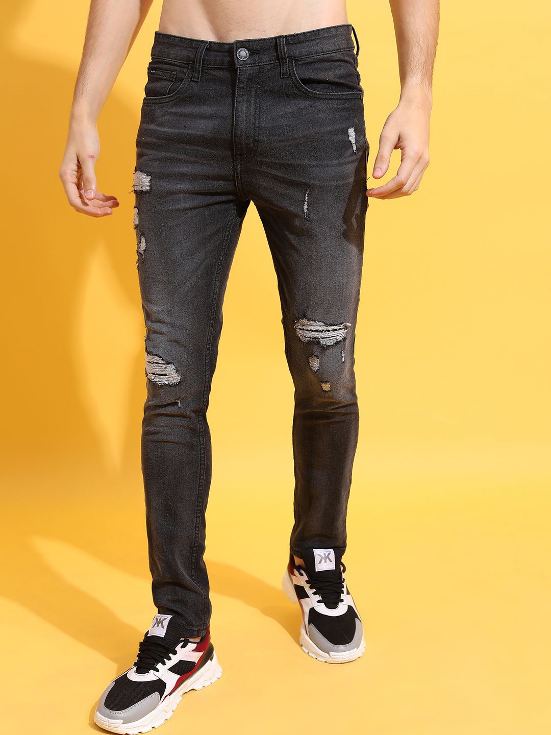 

HIGHLANDER Men Skinny Fit Mildly Distressed Light Fade Stretchable Jeans, Grey