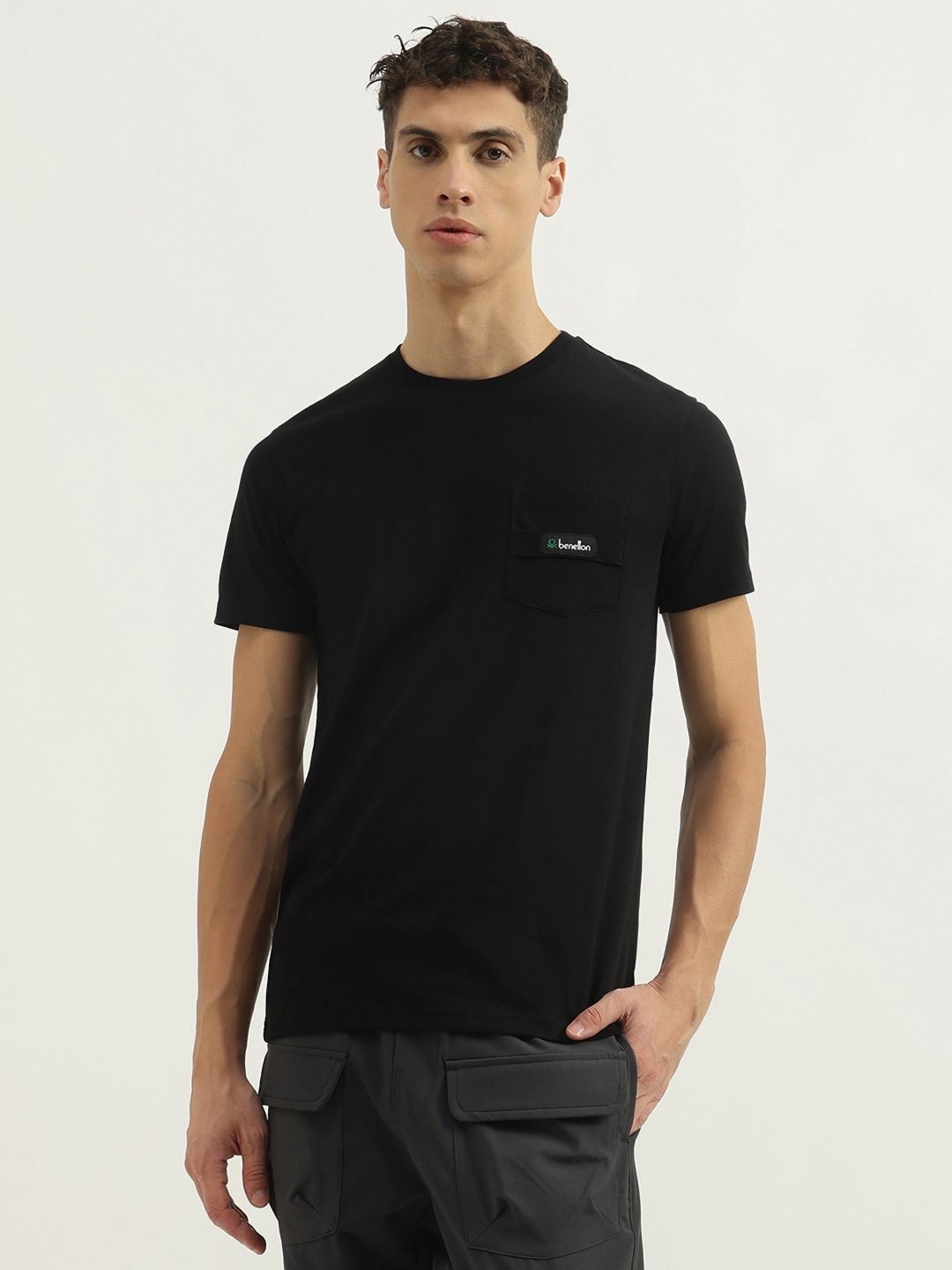 

United Colors of Benetton Men Solid Round Neck Pure Cotton T-Shirt, Black