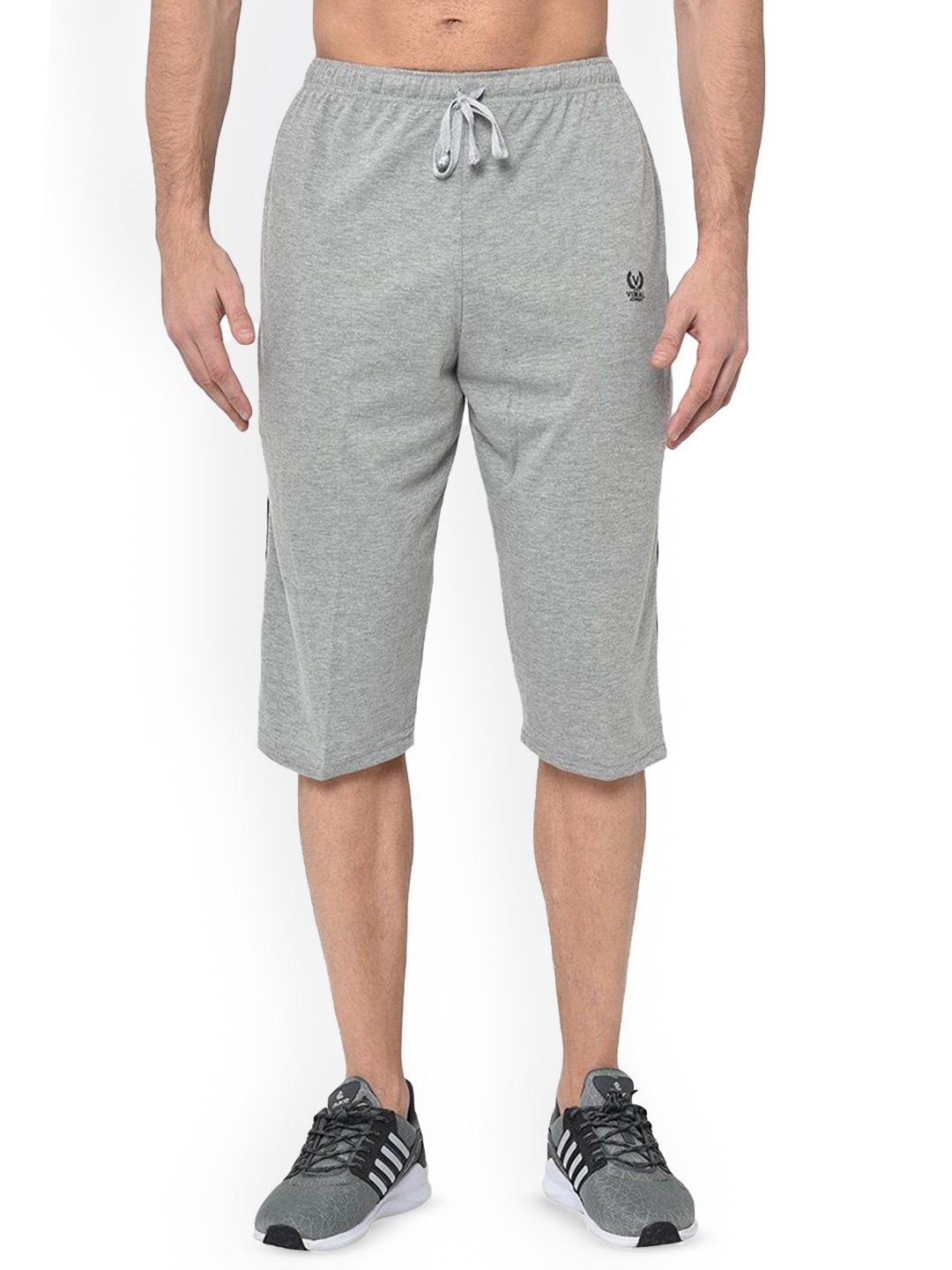 

MACK JONNEY Men Solid Capri, Grey