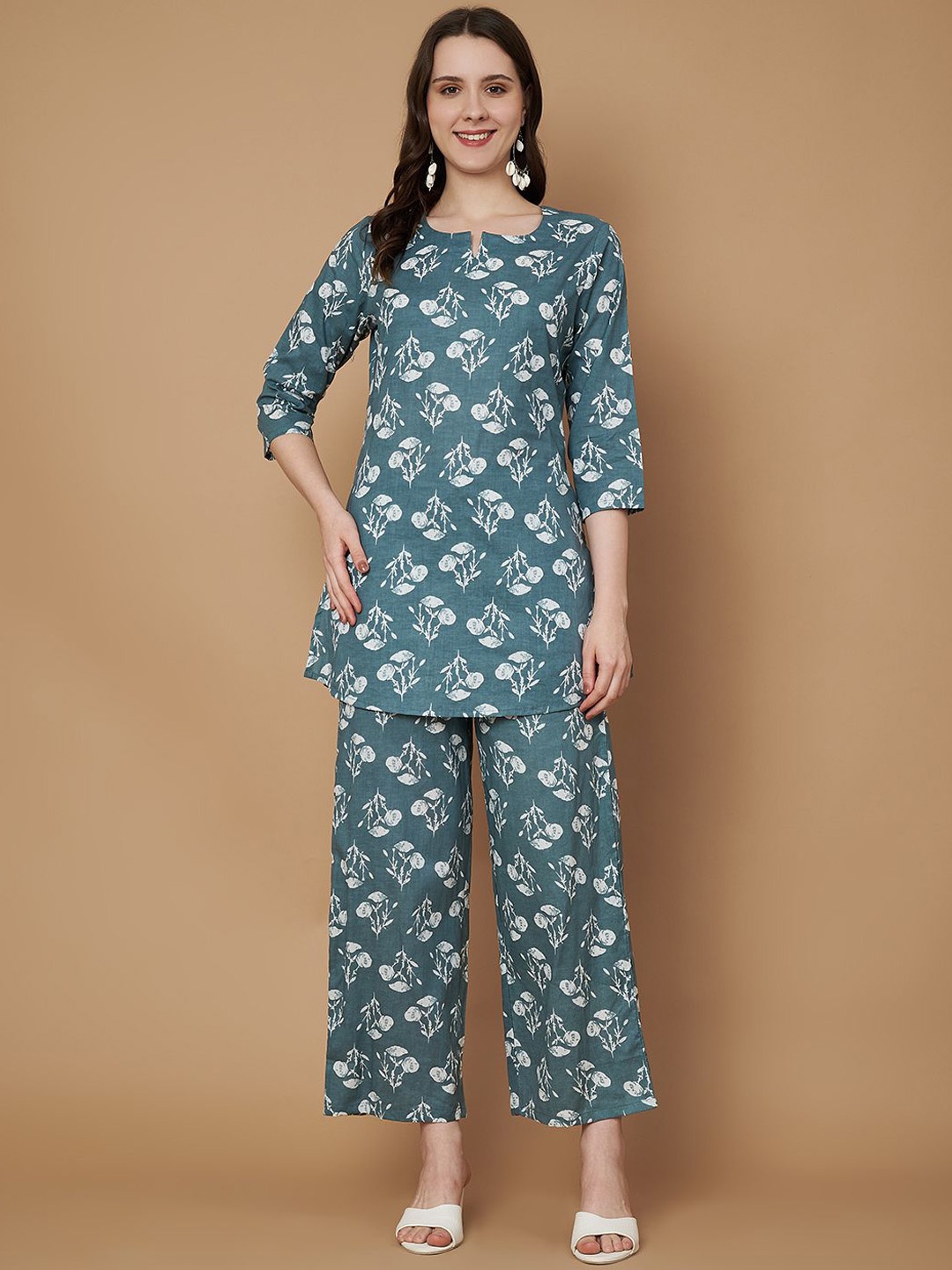 

Vastralay Floral Printed Notch Neck Cotton Top With Trouser, Grey