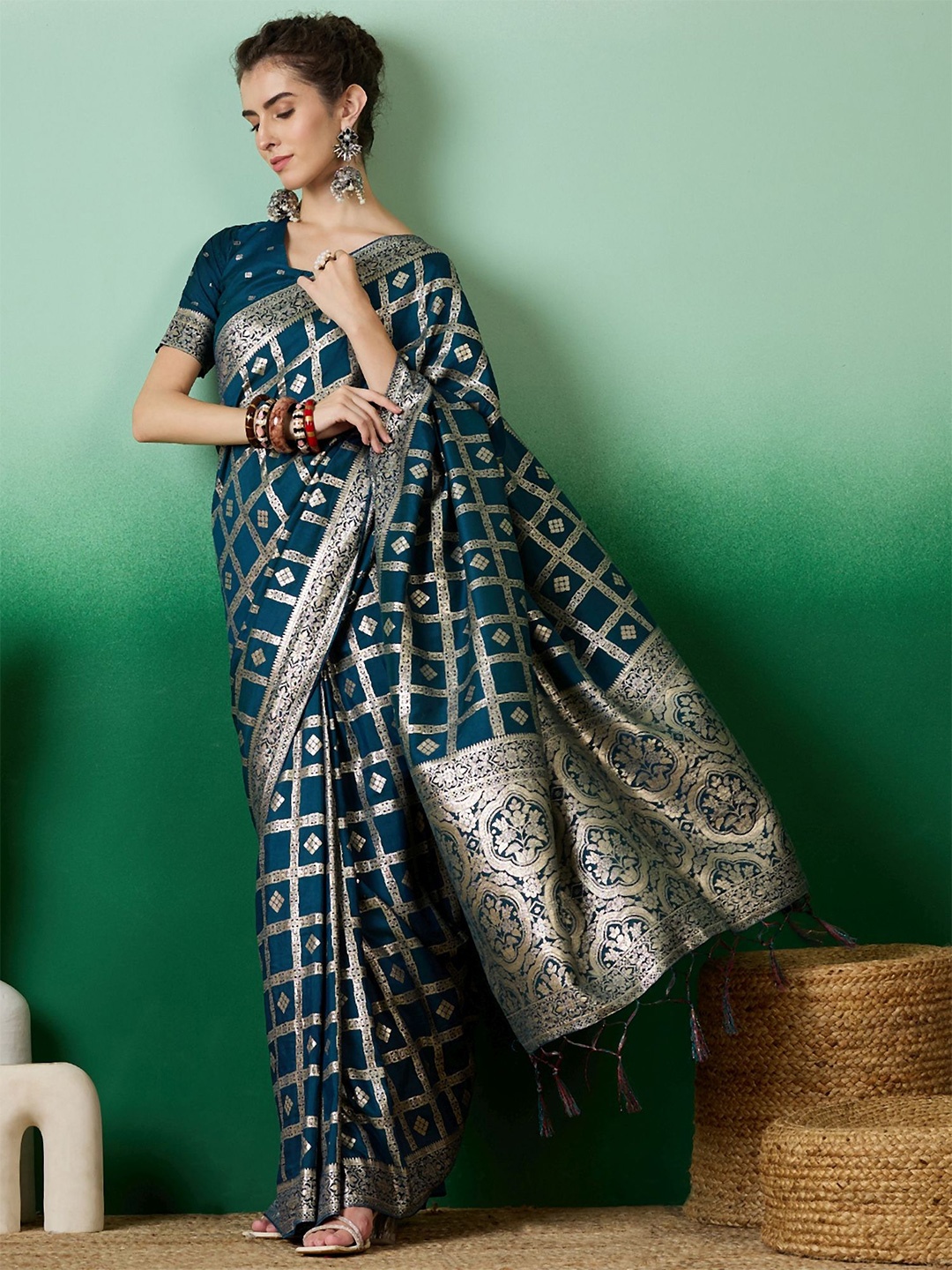 

SHADOW & SAINING Woven Design Zari Banarasi Saree, Teal